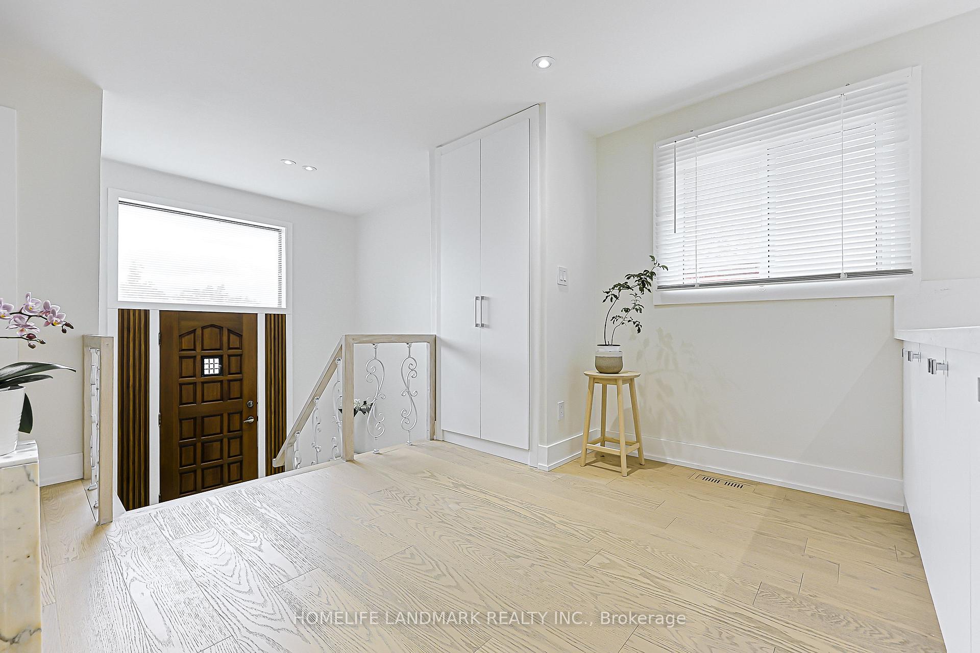 Photo 2 of 74 Navaho Drive, North York, Pleasant View — HOMEH