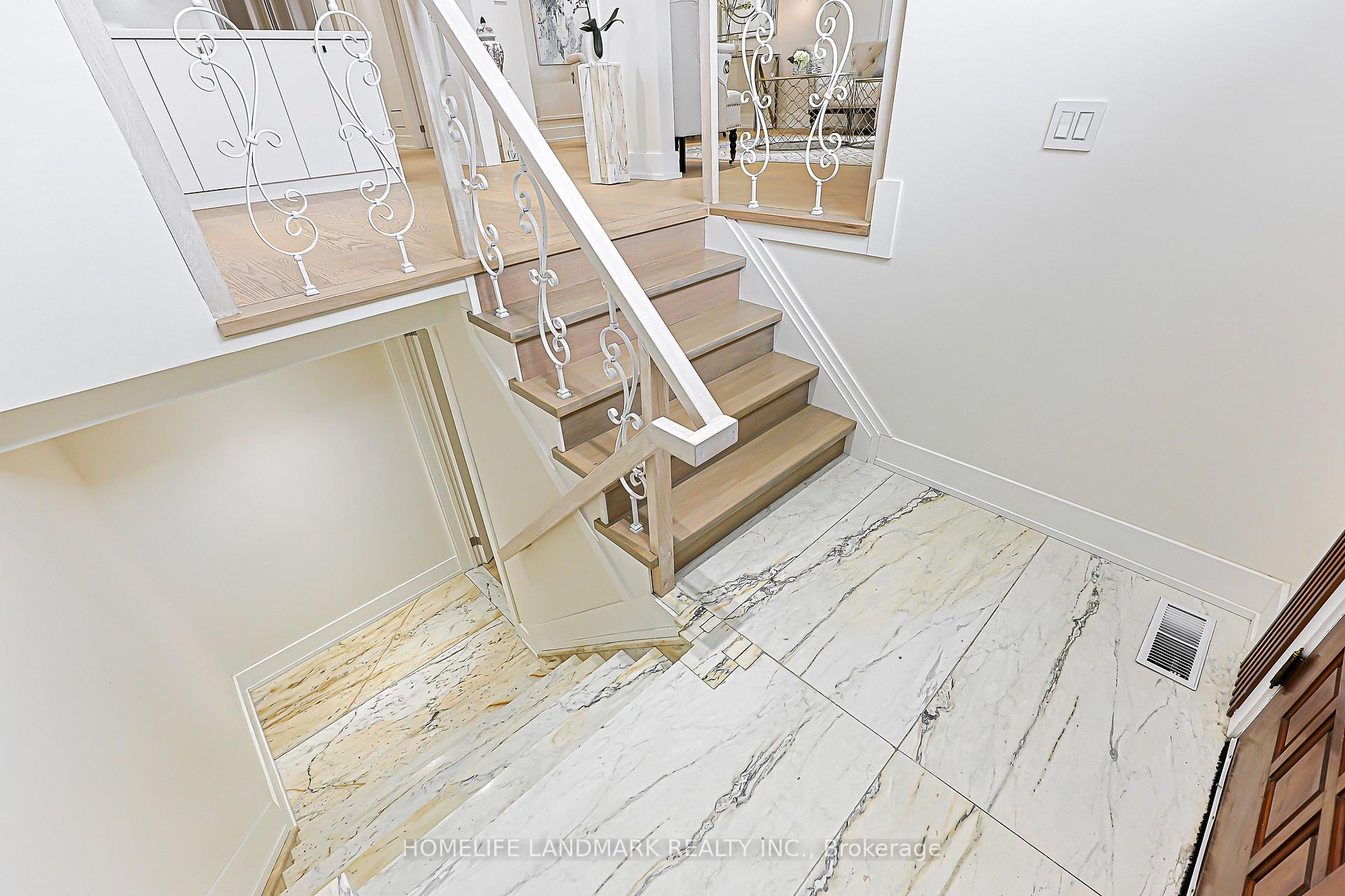 Photo 3 of 74 Navaho Drive, North York, Pleasant View — HOMEH