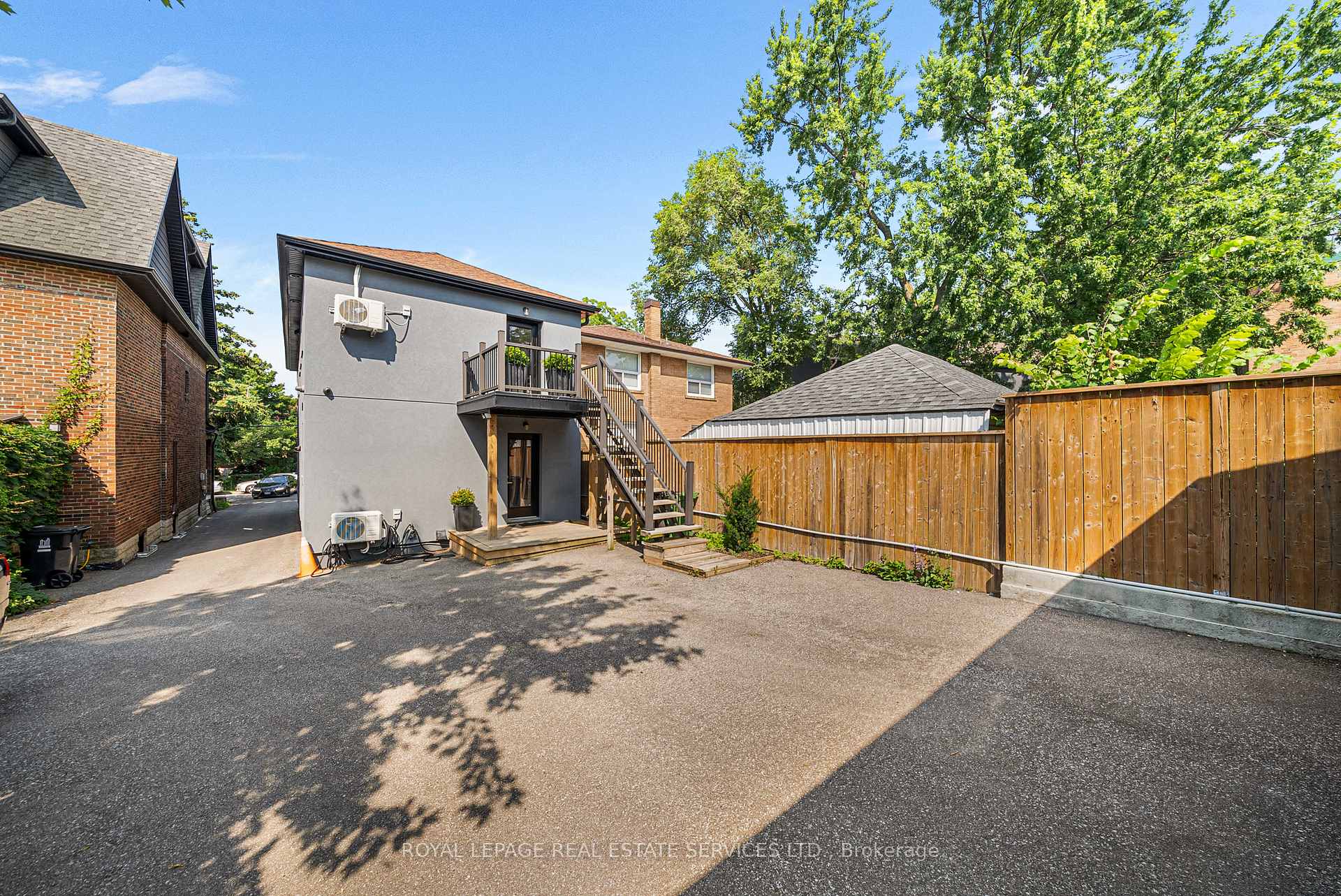 Photo 5 of 50 Arcadian Circle, Etobicoke, Long Branch — HOMEH