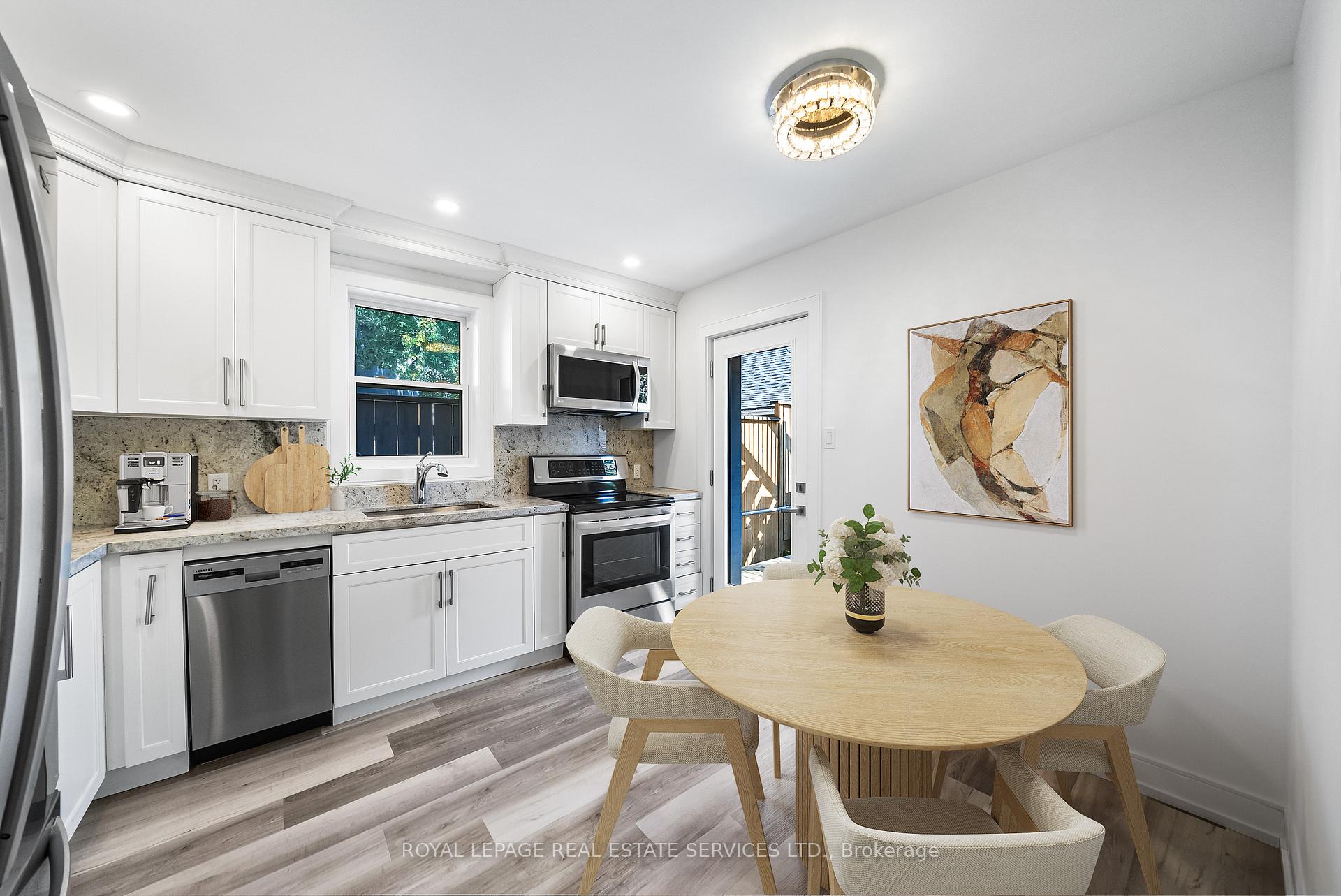 Photo 23 of 50 Arcadian Circle, Etobicoke, Long Branch — HOMEH
