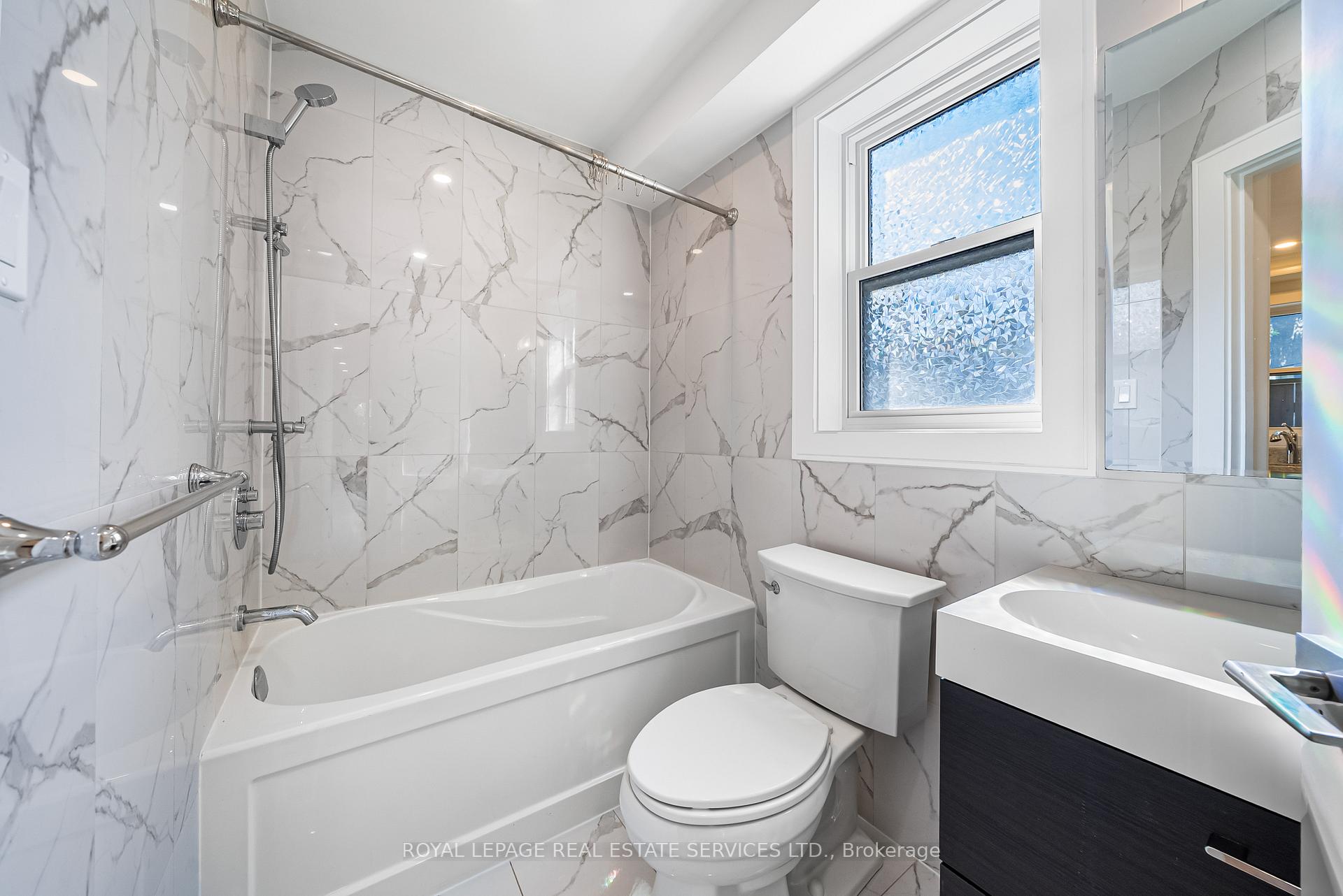 Photo 32 of 50 Arcadian Circle, Etobicoke, Long Branch — HOMEH
