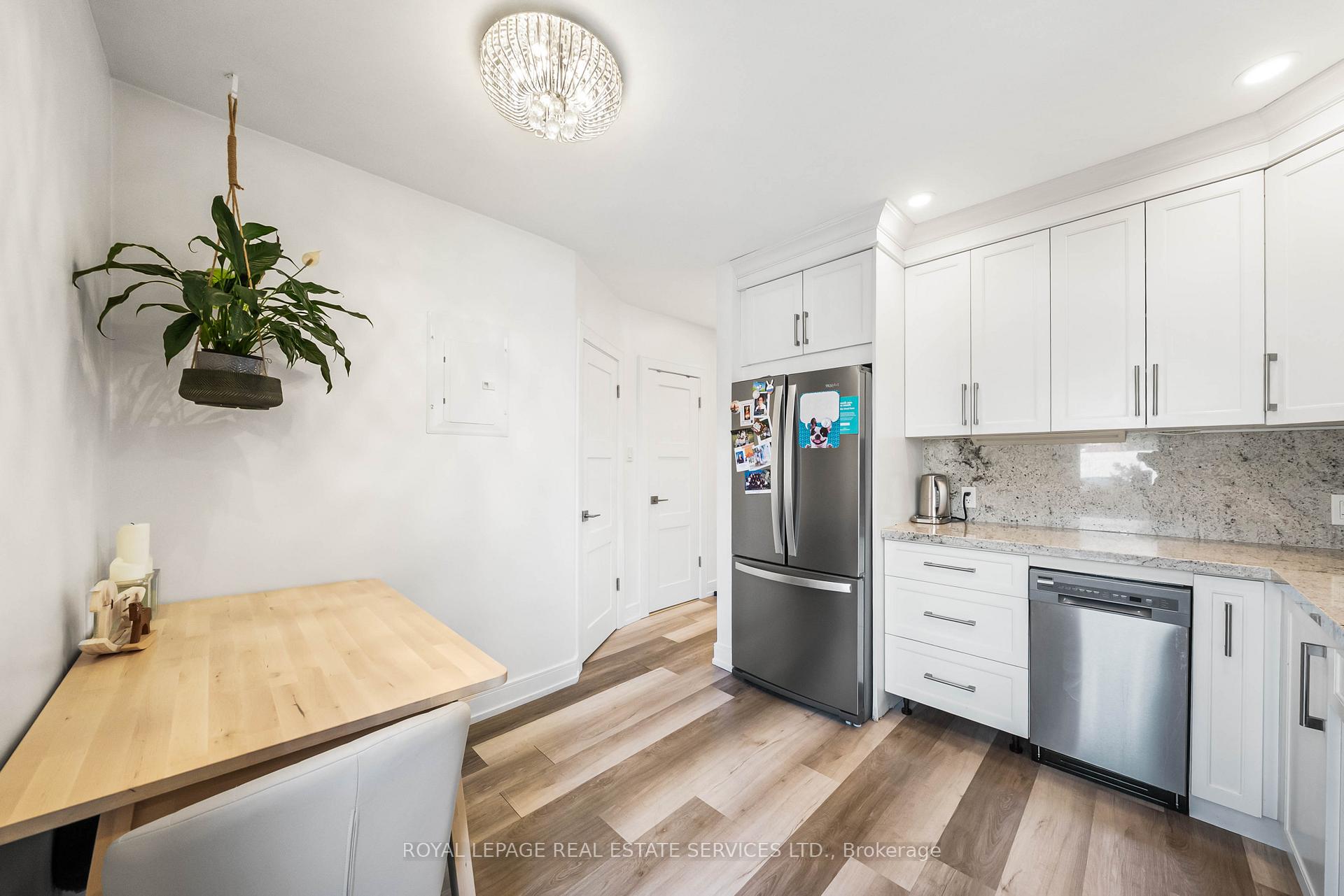 Photo 8 of 50 Arcadian Circle, Etobicoke, Long Branch — HOMEH