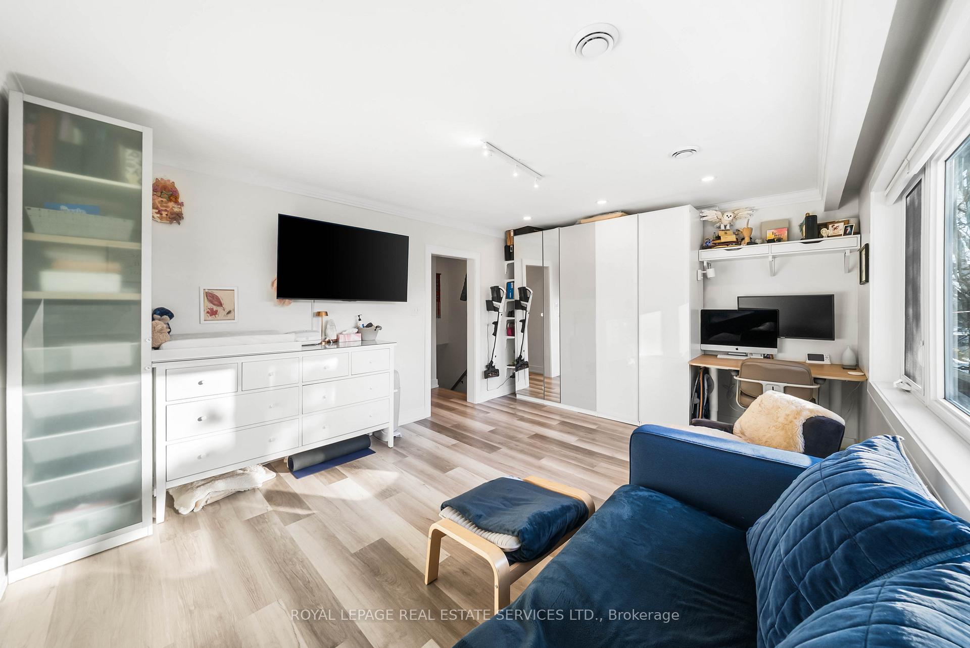 Photo 10 of 50 Arcadian Circle, Etobicoke, Long Branch — HOMEH