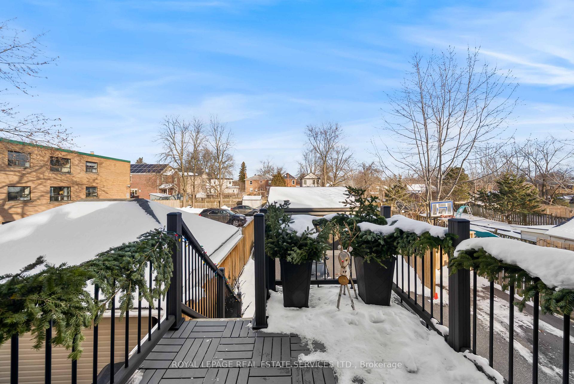 Photo 22 of 50 Arcadian Circle, Etobicoke, Long Branch — HOMEH