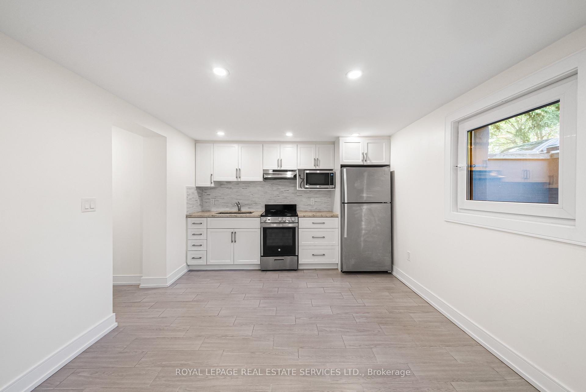 Photo 37 of 50 Arcadian Circle, Etobicoke, Long Branch — HOMEH