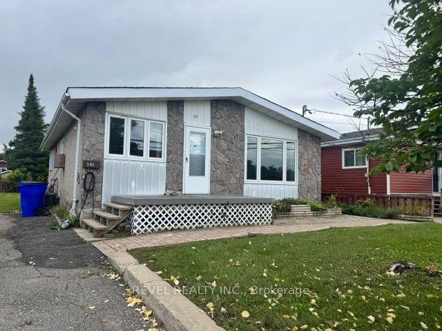 Front of 205 Jubilee Avenue W