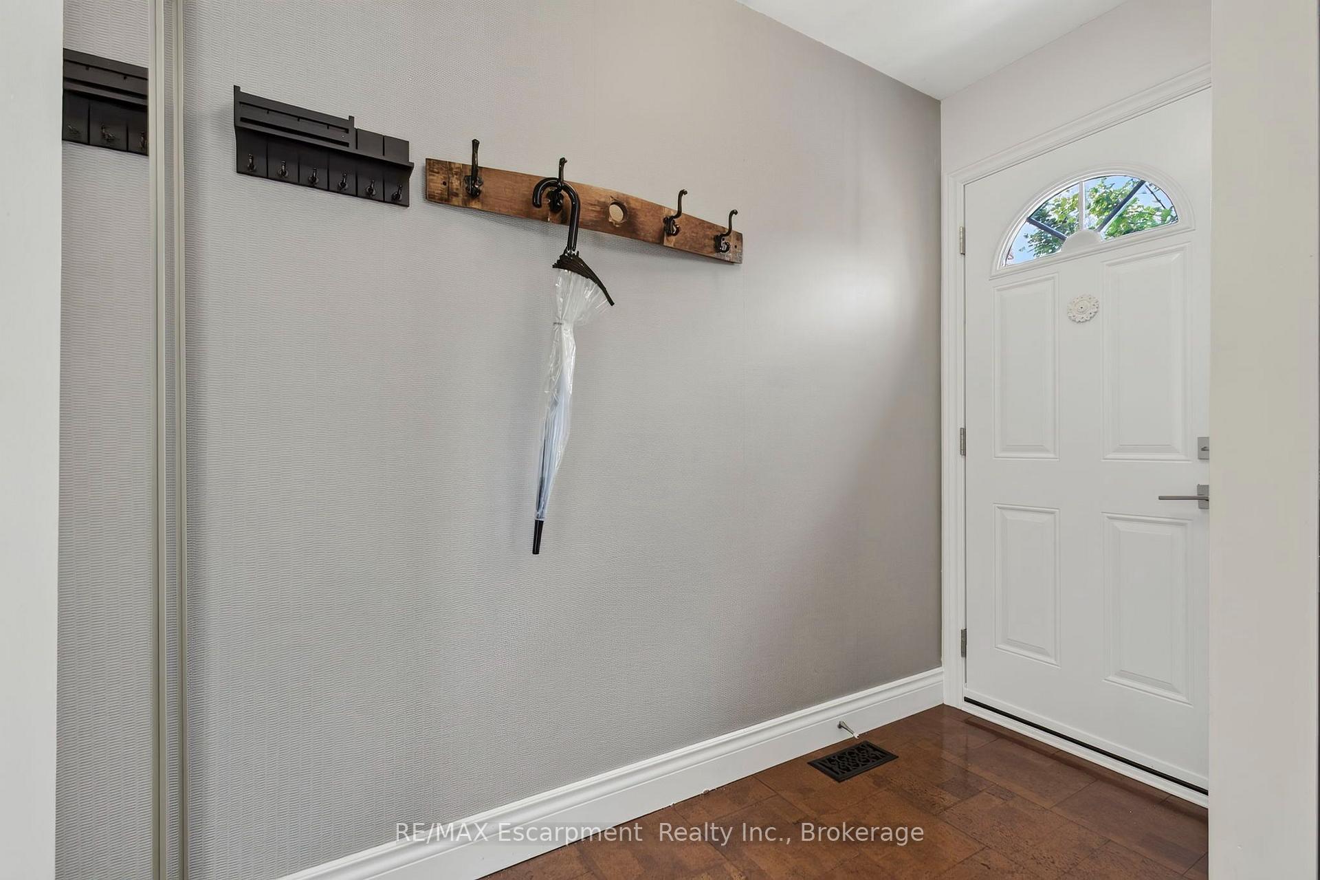 Photo 3 of Unit 425, 895 Maple Avenue, Burlington, Brant — HOMEH