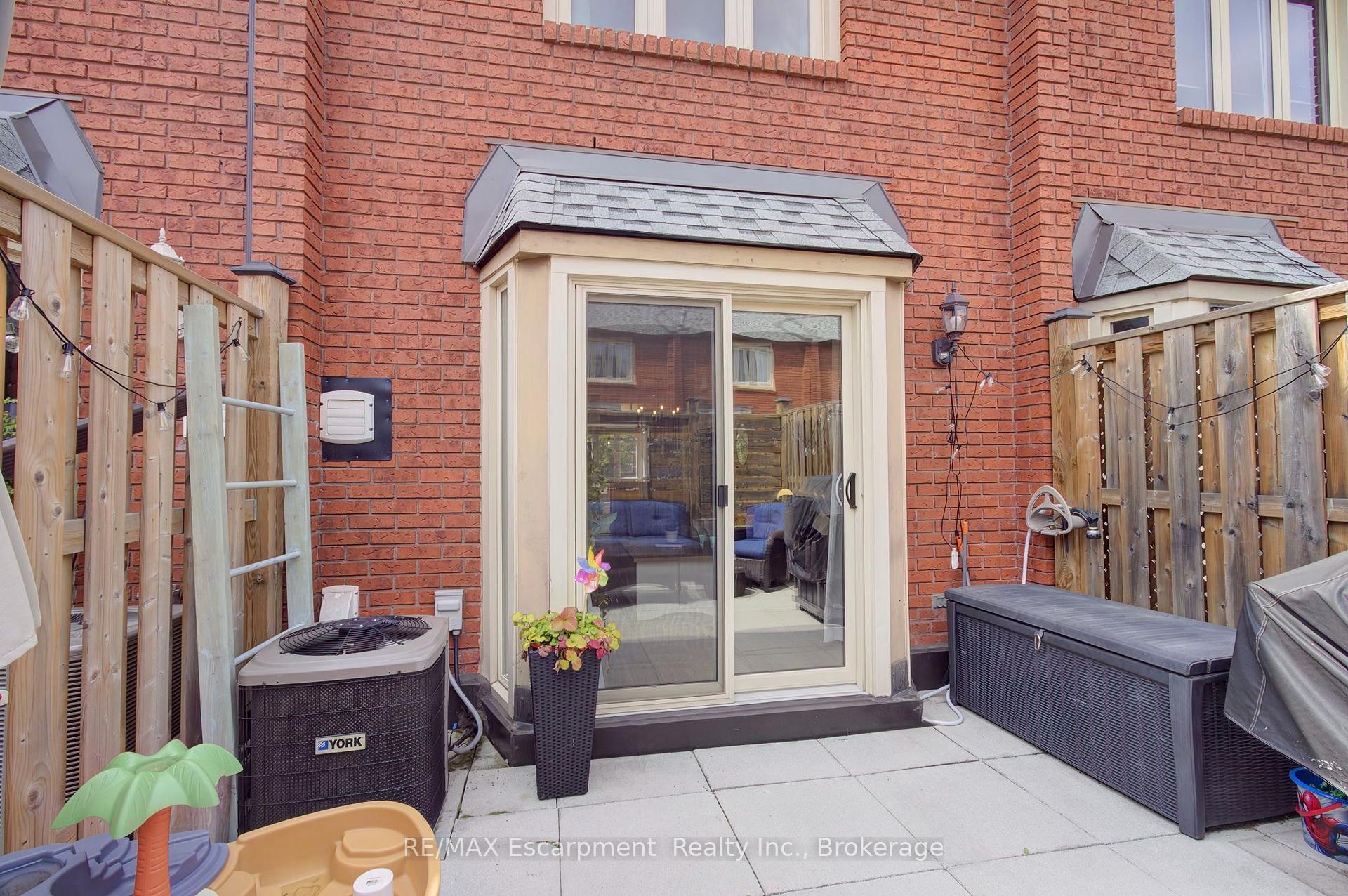 Photo 17 of Unit 425, 895 Maple Avenue, Burlington, Brant — HOMEH