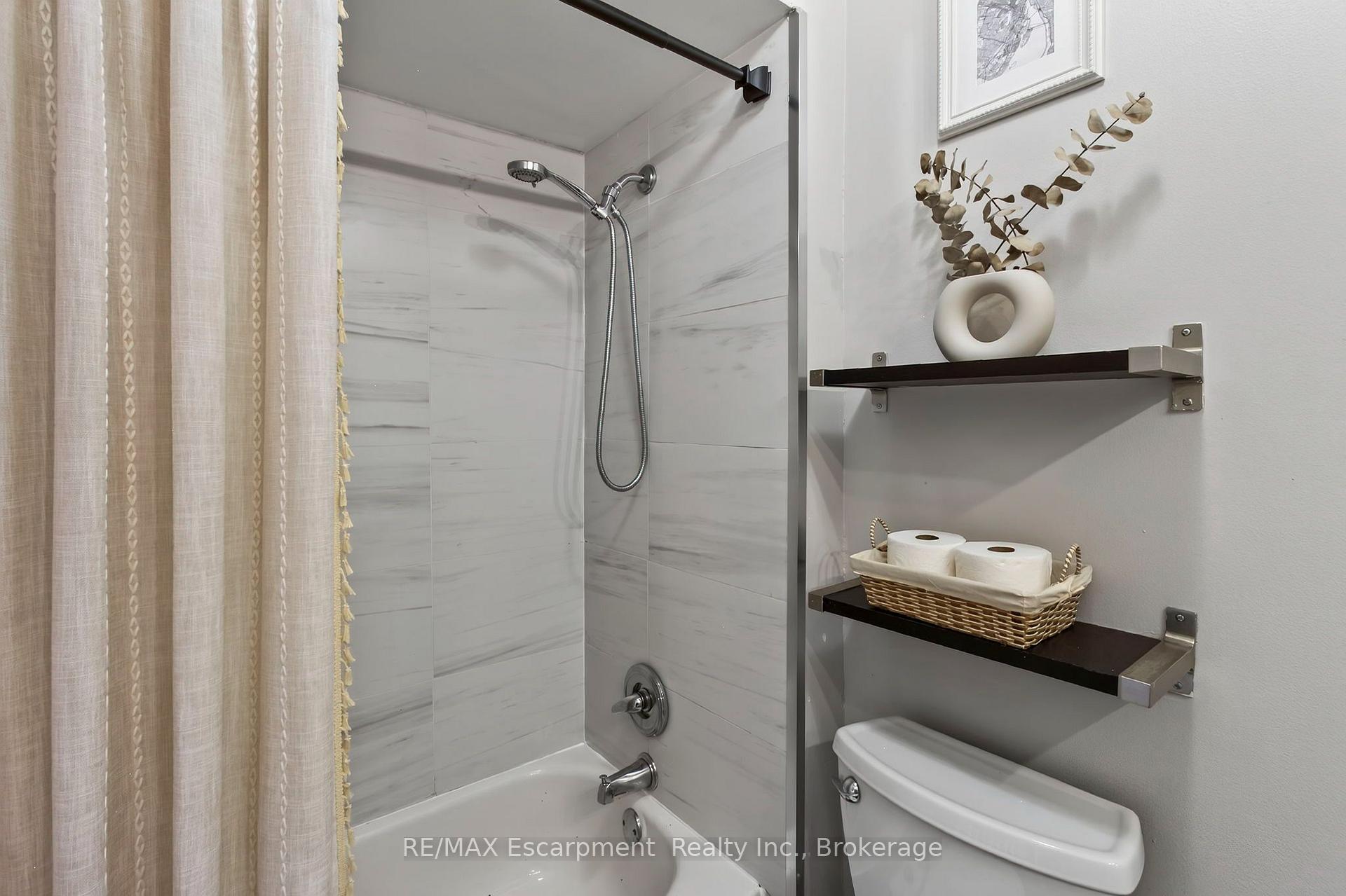Photo 36 of Unit 425, 895 Maple Avenue, Burlington, Brant — HOMEH