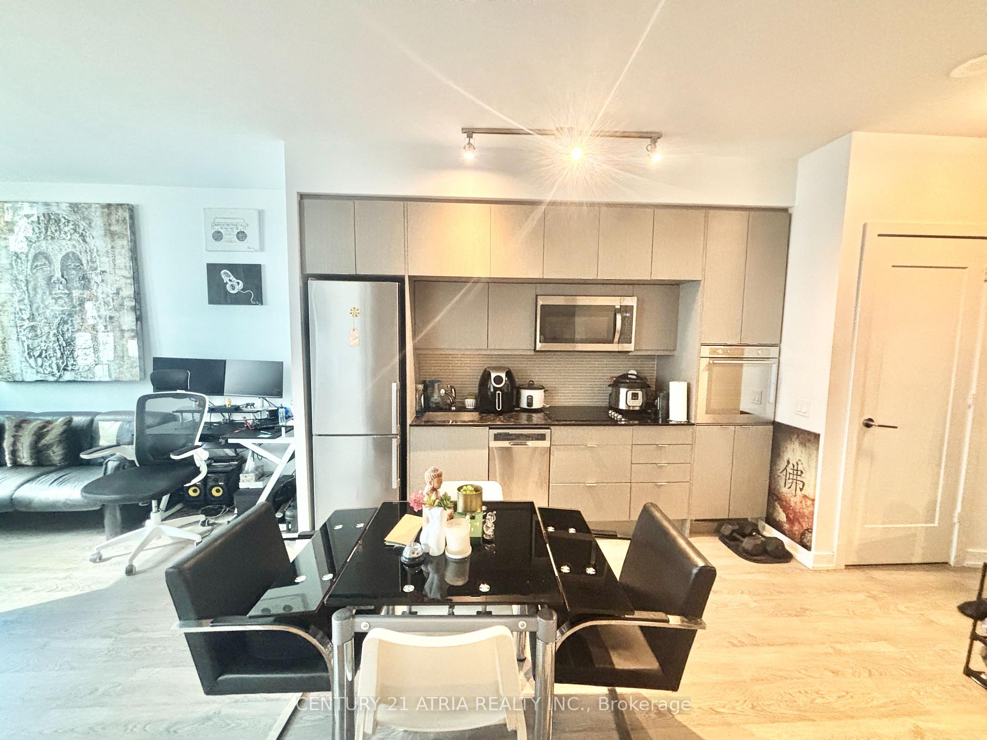 Photo 2 of Unit 802, 10 York Street, Toronto, Waterfront Communities — HOMEH