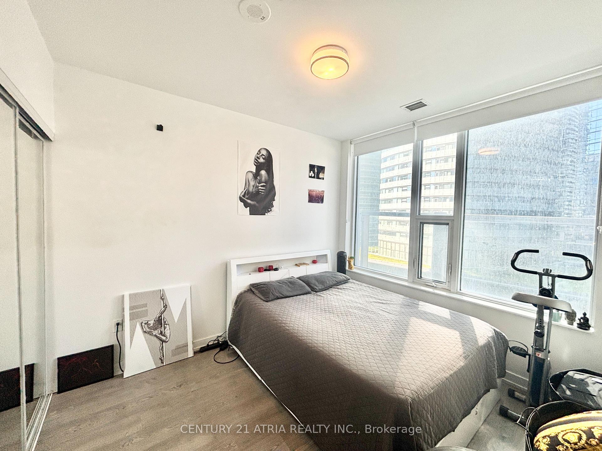 Photo 7 of Unit 802, 10 York Street, Toronto, Waterfront Communities — HOMEH
