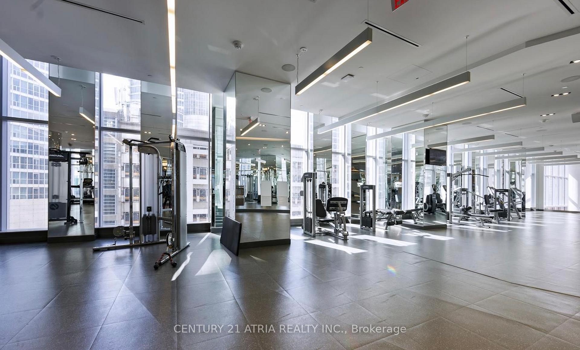 Photo 10 of Unit 802, 10 York Street, Toronto, Waterfront Communities — HOMEH