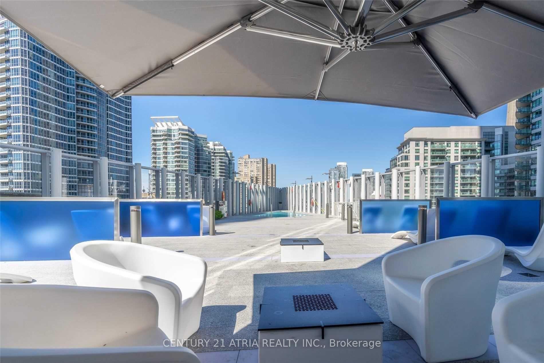 Photo 16 of Unit 802, 10 York Street, Toronto, Waterfront Communities — HOMEH