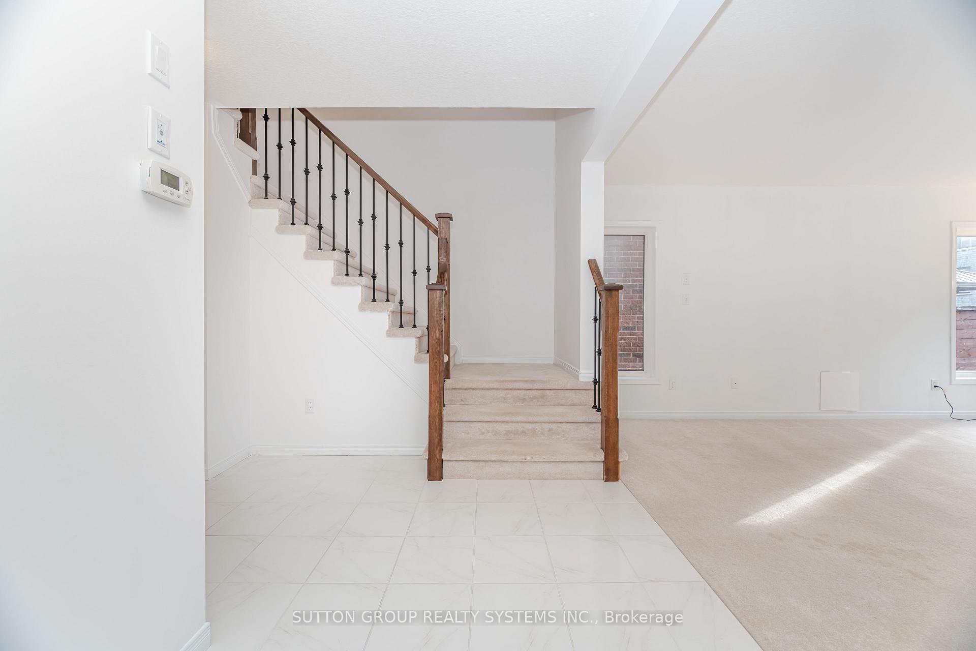 Photo 13 of 565 Sundew Drive, Waterloo, Columbia Forest/Clair Hills — HOMEH