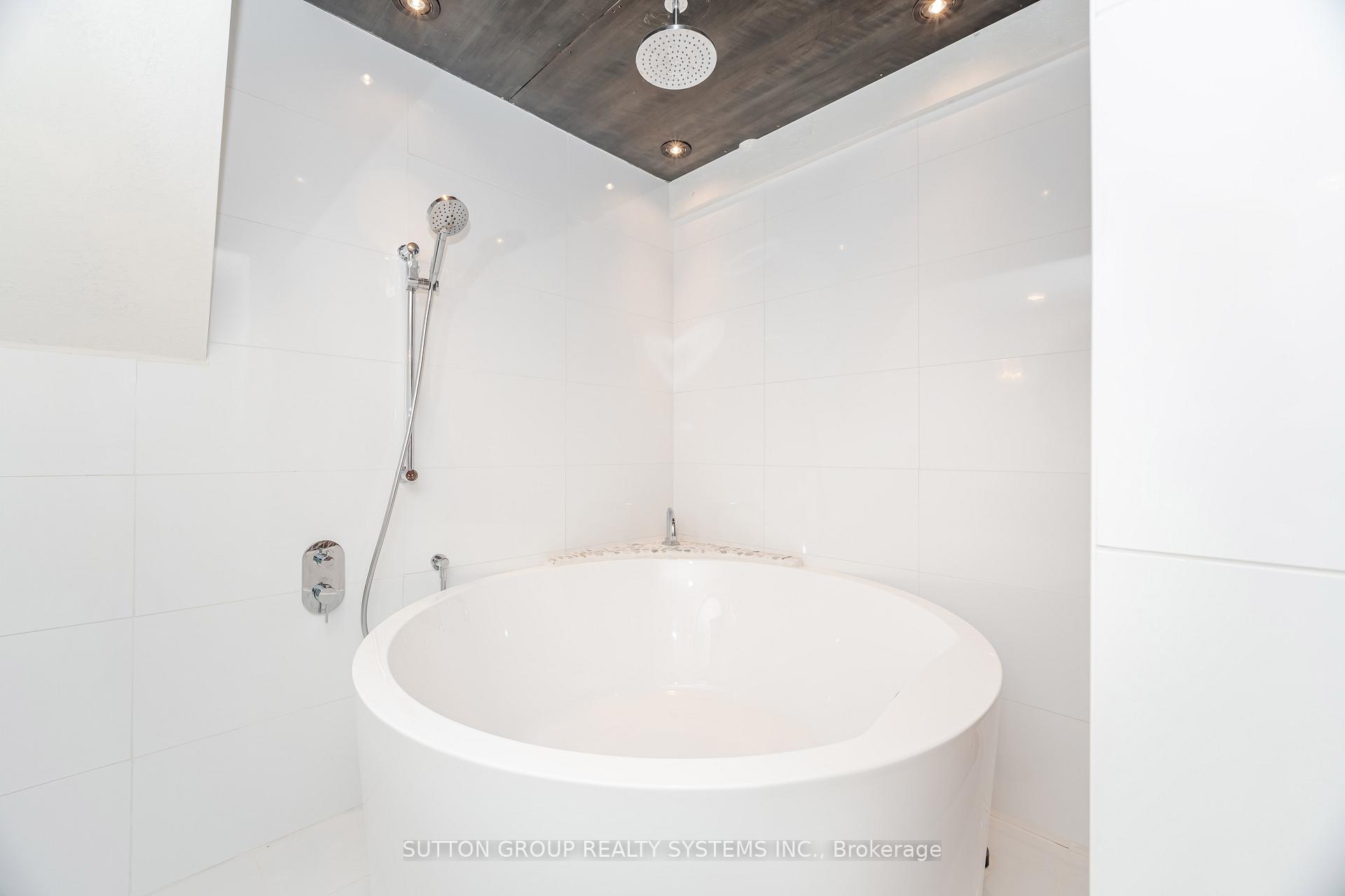 Photo 27 of 565 Sundew Drive, Waterloo, Columbia Forest/Clair Hills — HOMEH