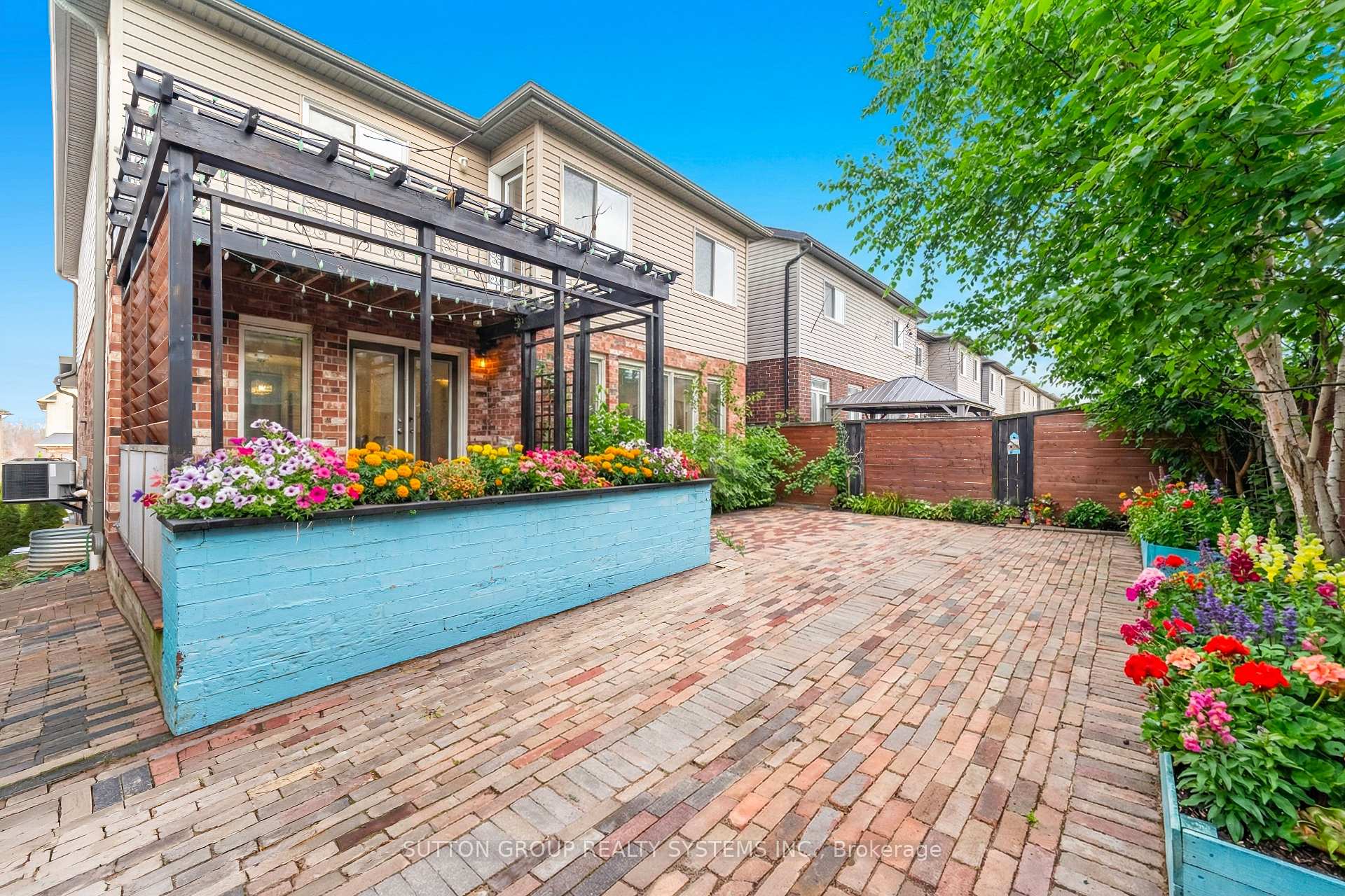 Photo 35 of 565 Sundew Drive, Waterloo, Columbia Forest/Clair Hills — HOMEH