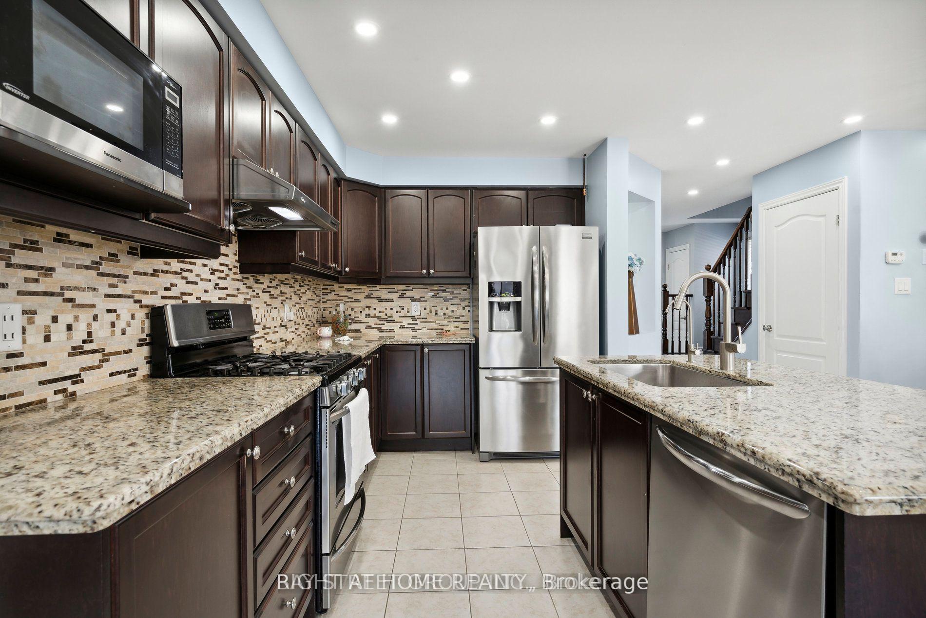 Photo 3 of 89 Penny Lane, Hamilton, Stoney Creek Mountain — HOMEH