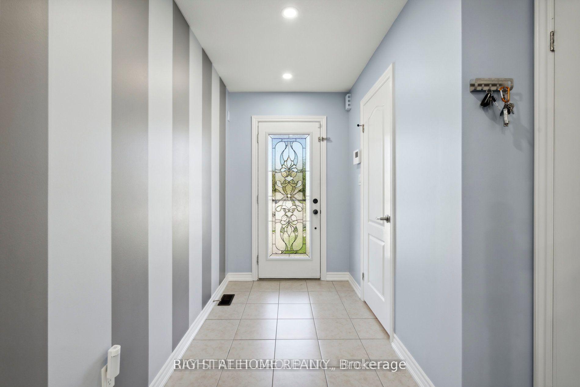 Photo 4 of 89 Penny Lane, Hamilton, Stoney Creek Mountain — HOMEH