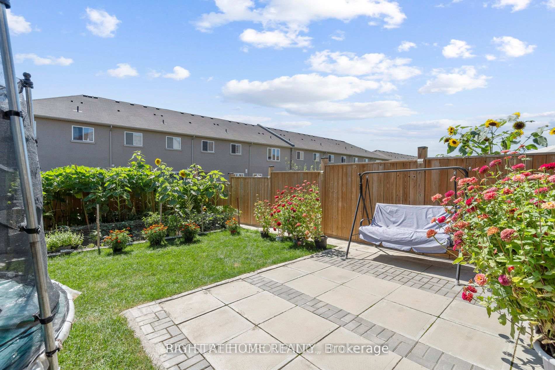 Photo 10 of 89 Penny Lane, Hamilton, Stoney Creek Mountain — HOMEH