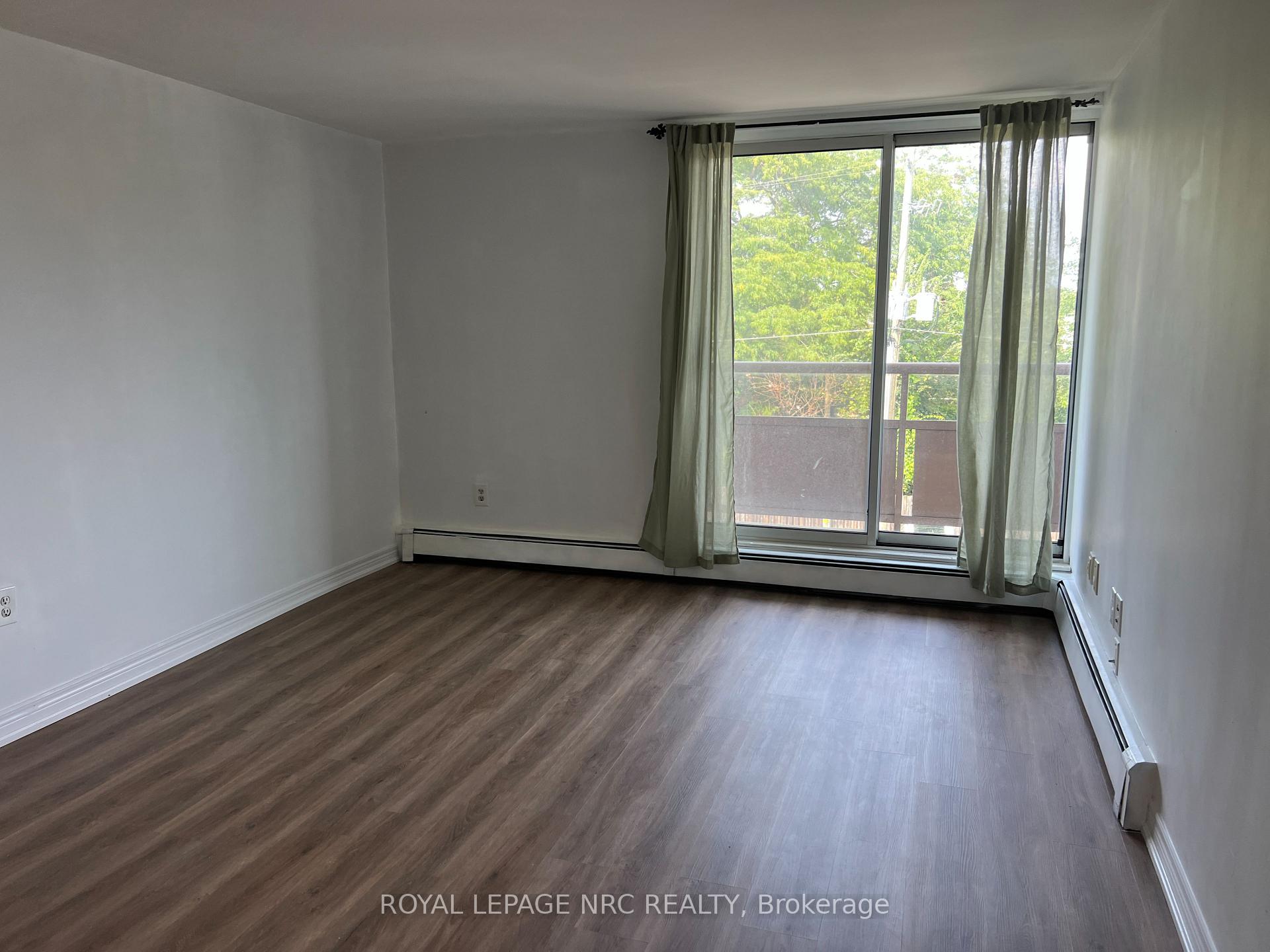 Photo 7 of Unit 307, 264 Grantham Avenue W, St. Catharines, Carlton/Bunting — HOMEH