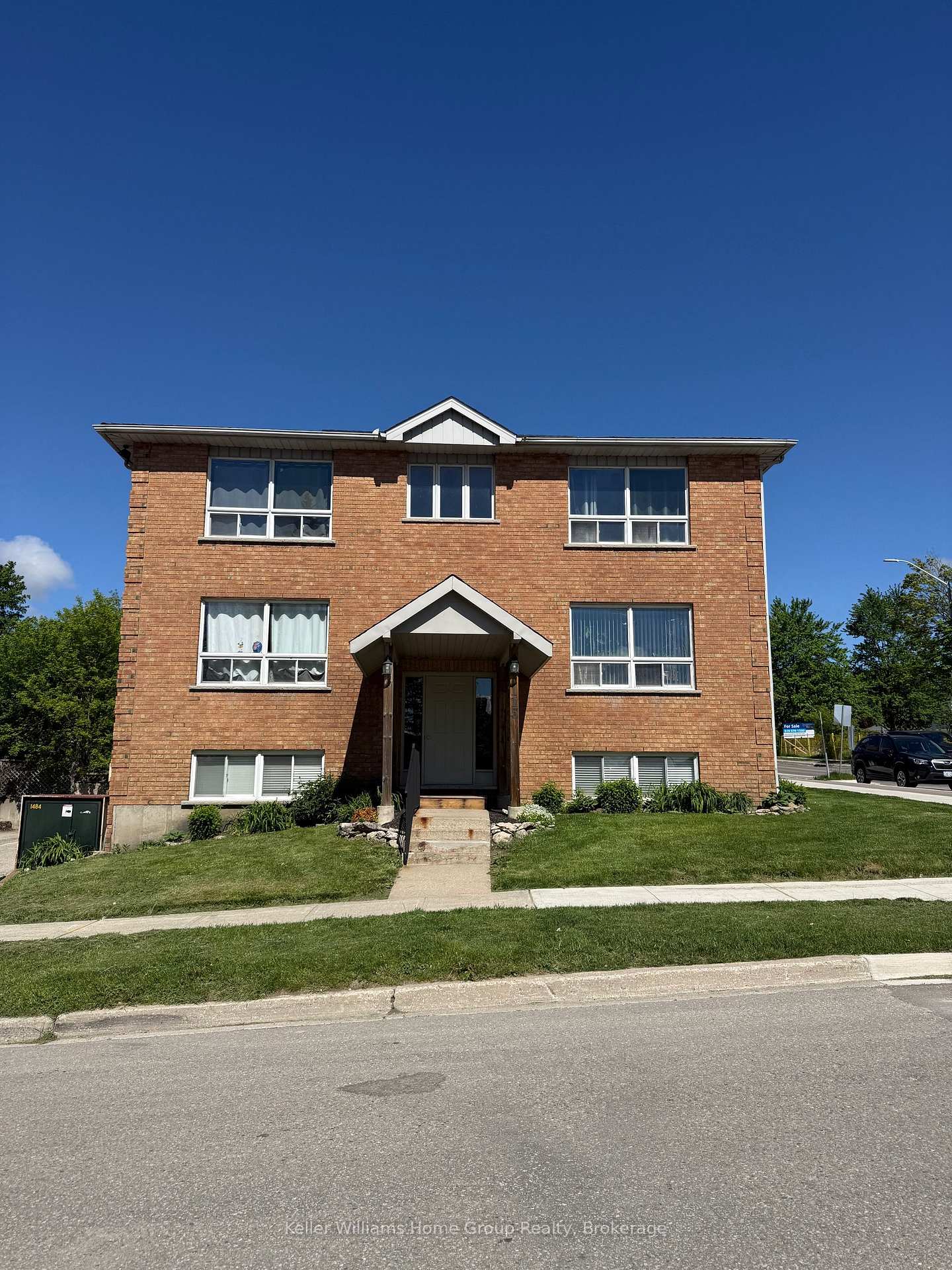 Photo of 115 St George Street W