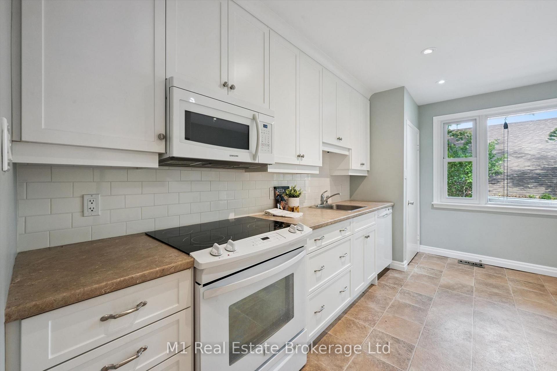 Photo 13 of 9 Cedar Street, Guelph, Dovercliffe Park/Old University — HOMEH