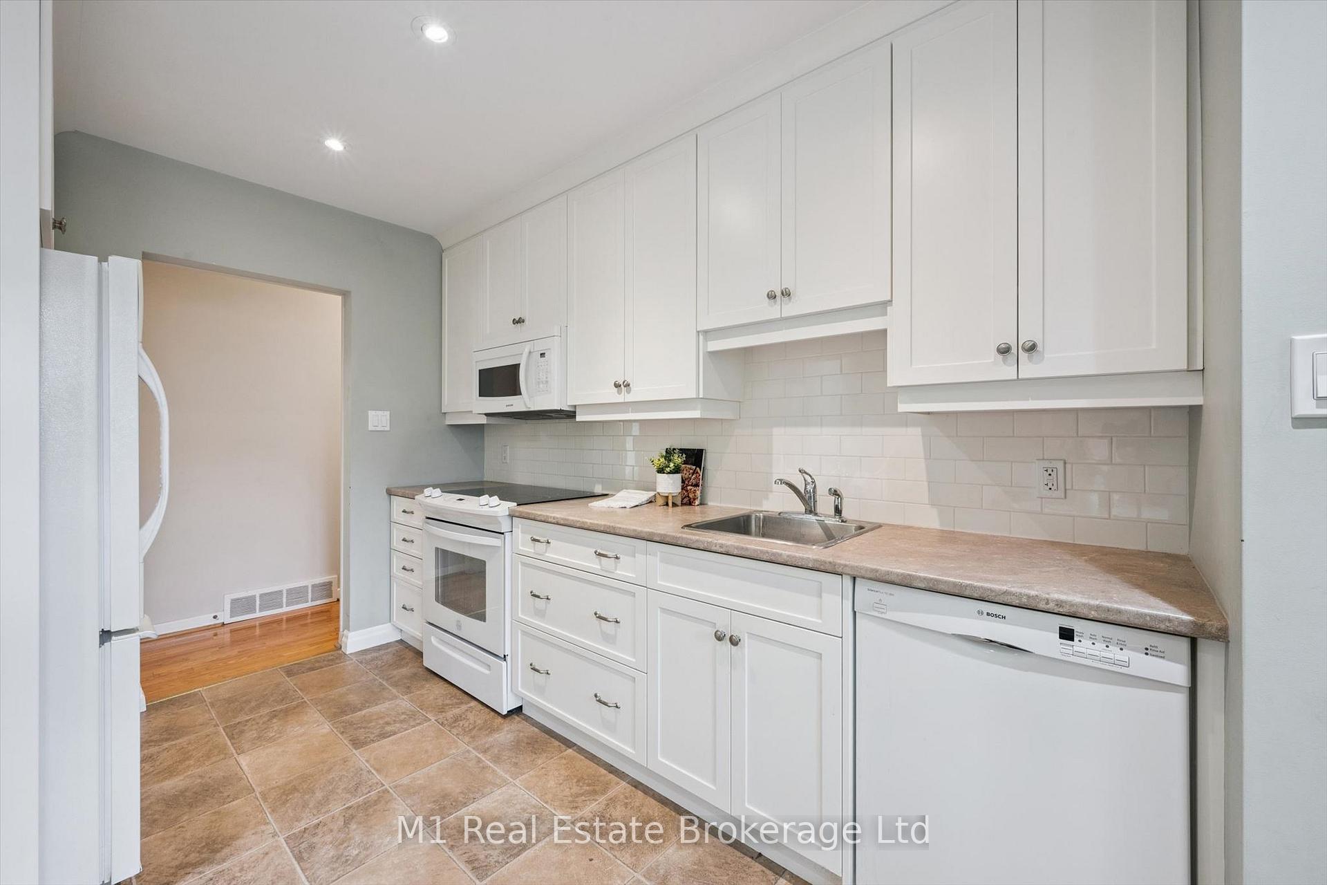 Photo 15 of 9 Cedar Street, Guelph, Dovercliffe Park/Old University — HOMEH