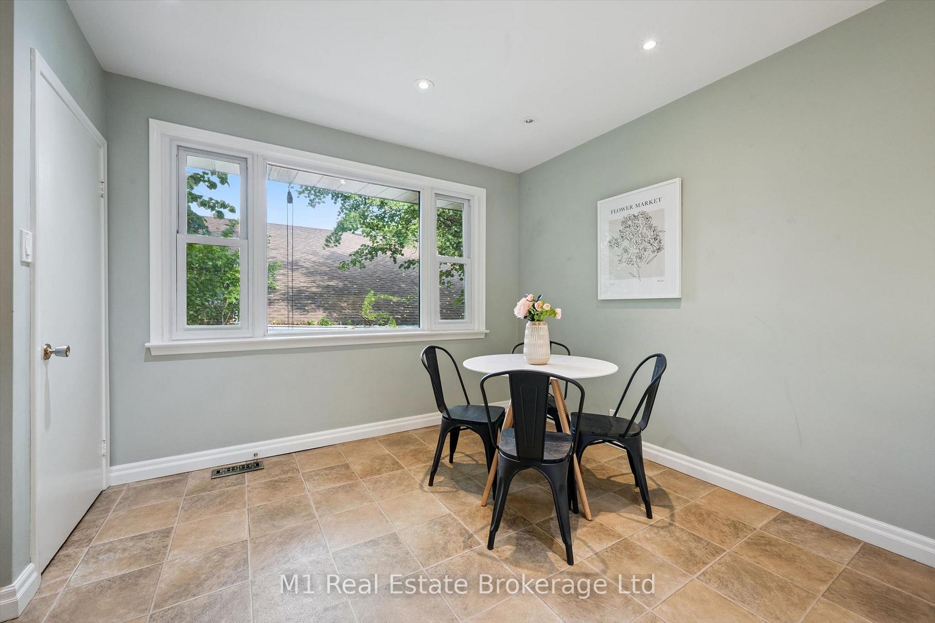 Photo 18 of 9 Cedar Street, Guelph, Dovercliffe Park/Old University — HOMEH
