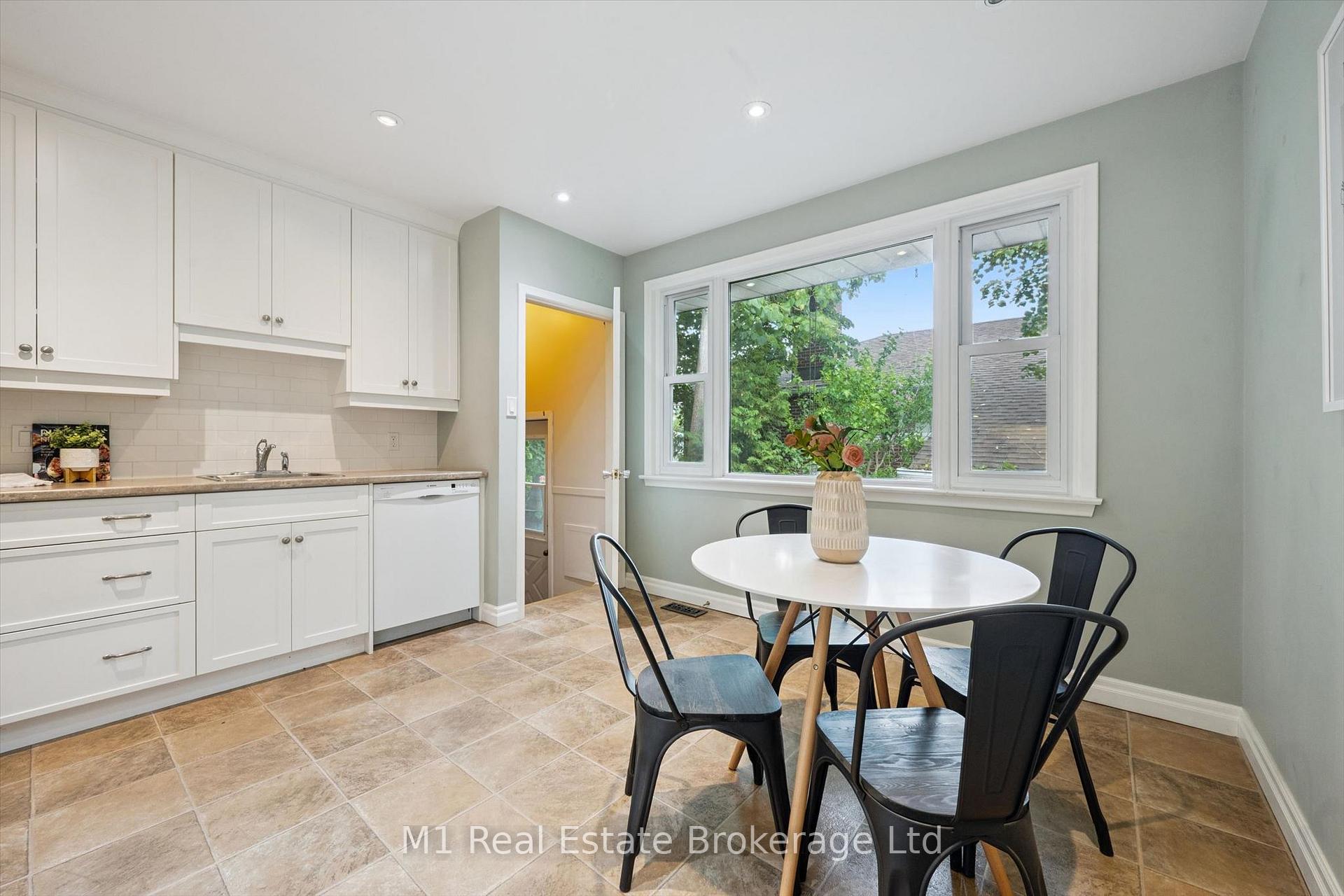 Photo 19 of 9 Cedar Street, Guelph, Dovercliffe Park/Old University — HOMEH