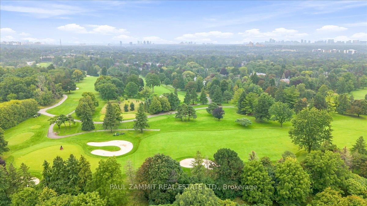 Photo 8 of 67 Dawn Hill Trail, Markham, Bayview Fairway-Bayview Country Club Estates — HOMEH