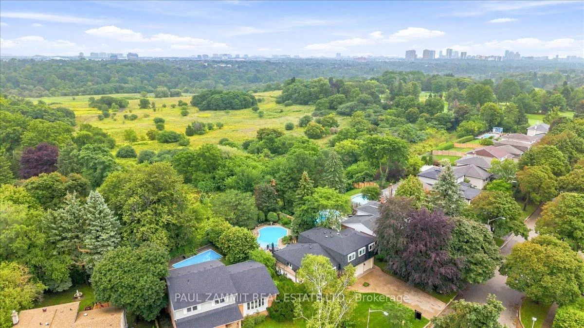 Photo 15 of 67 Dawn Hill Trail, Markham, Bayview Fairway-Bayview Country Club Estates — HOMEH