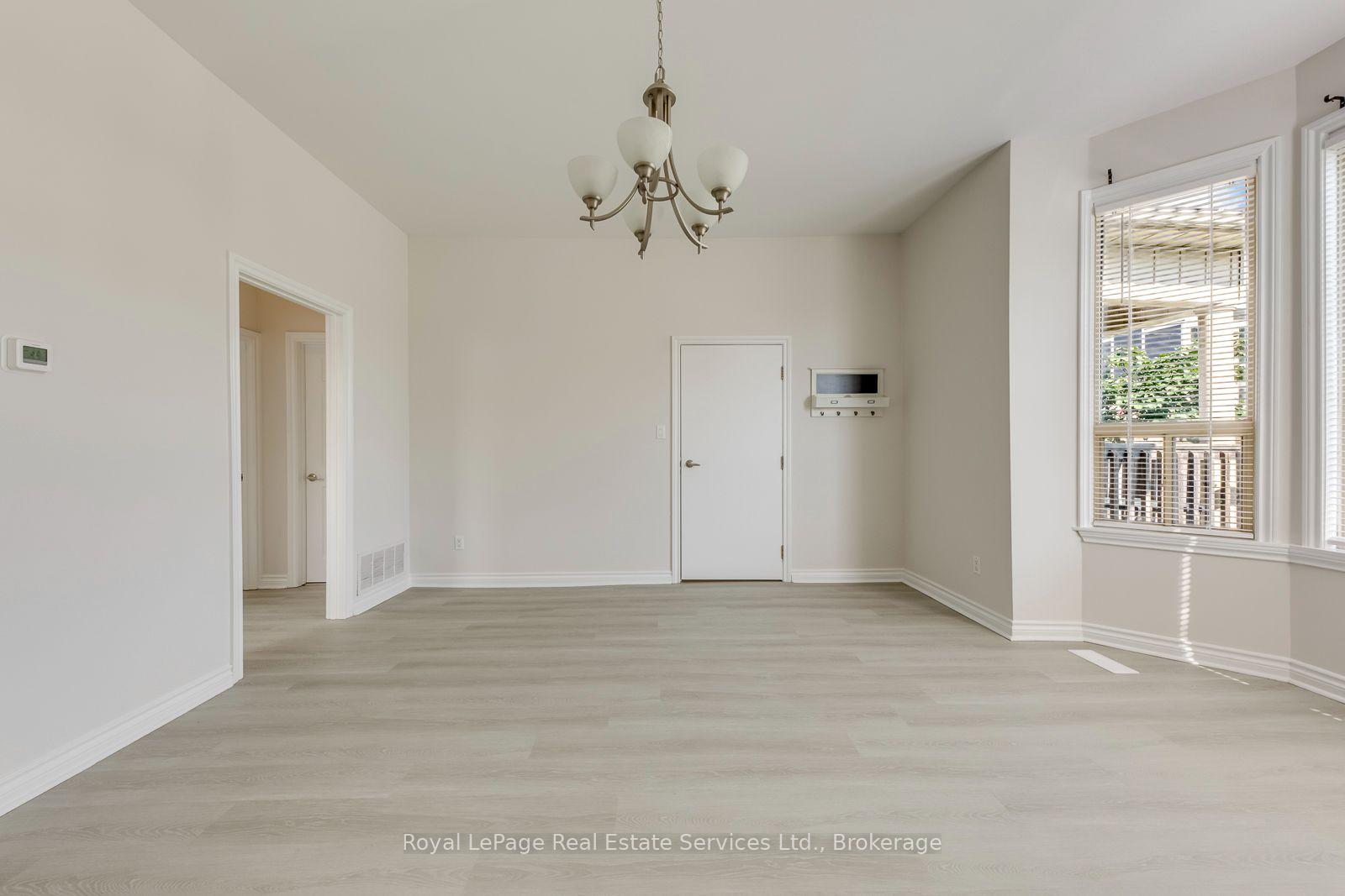 Photo 5 of 21 Centre Street S, Brampton, Queen Street Corridor — HOMEH