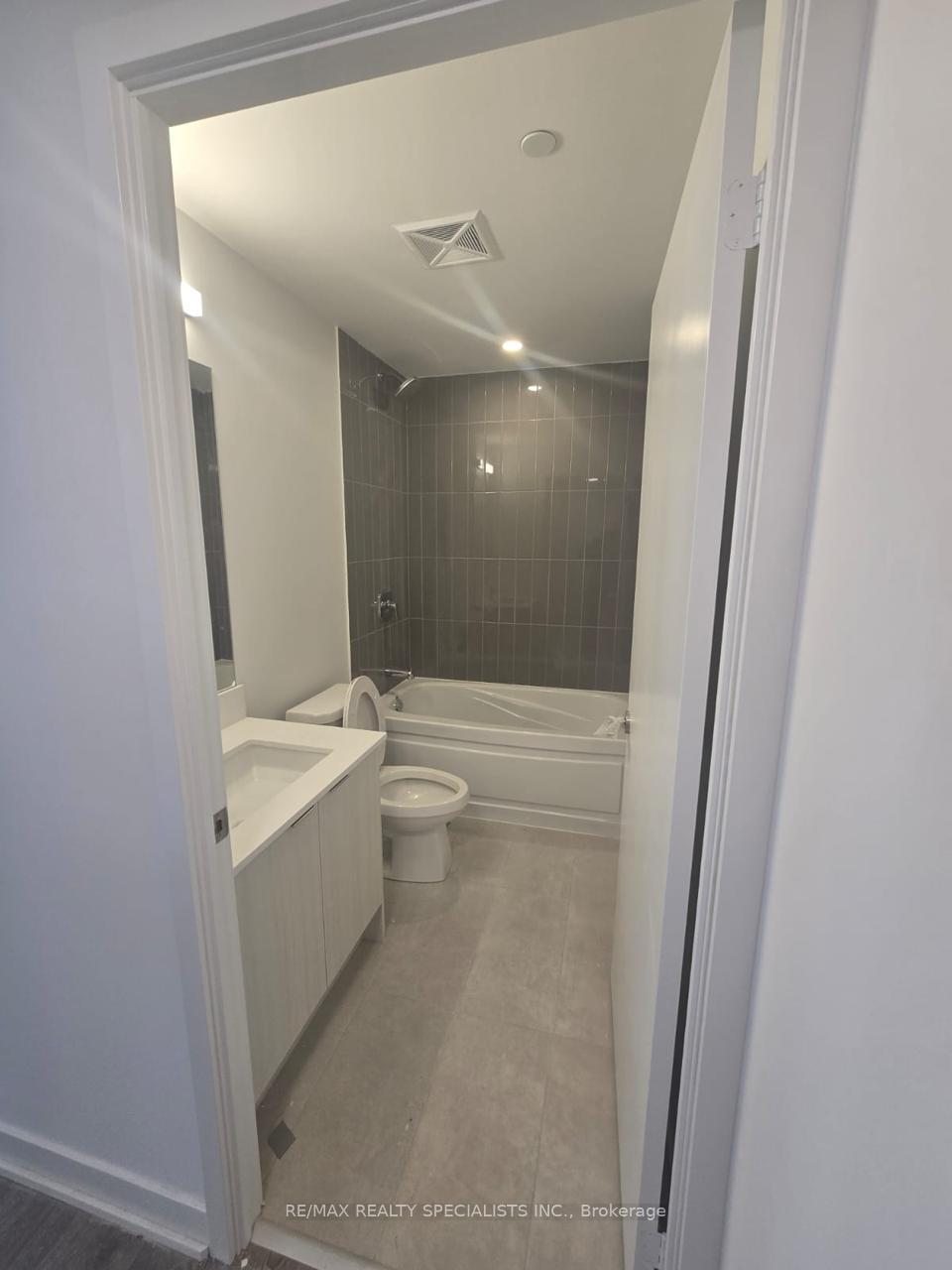 Photo 16 of Unit 406, 225 Malta Avenue, Brampton, Fletcher's Creek South — HOMEH