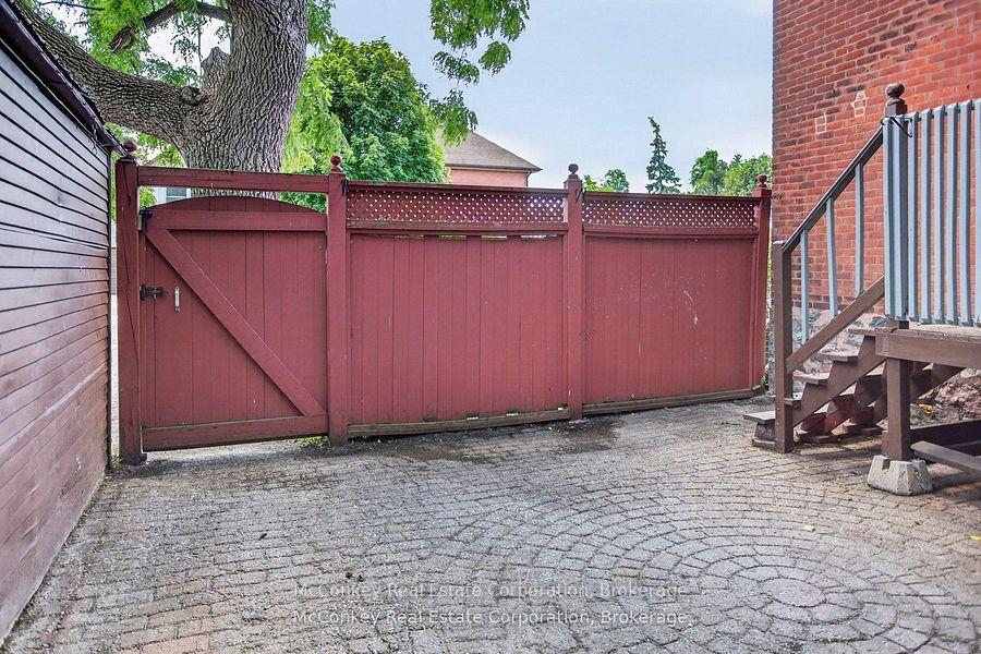 Photo 35 of 730 Park Street S, Peterborough, Otonabee Ward 1 — HOMEH