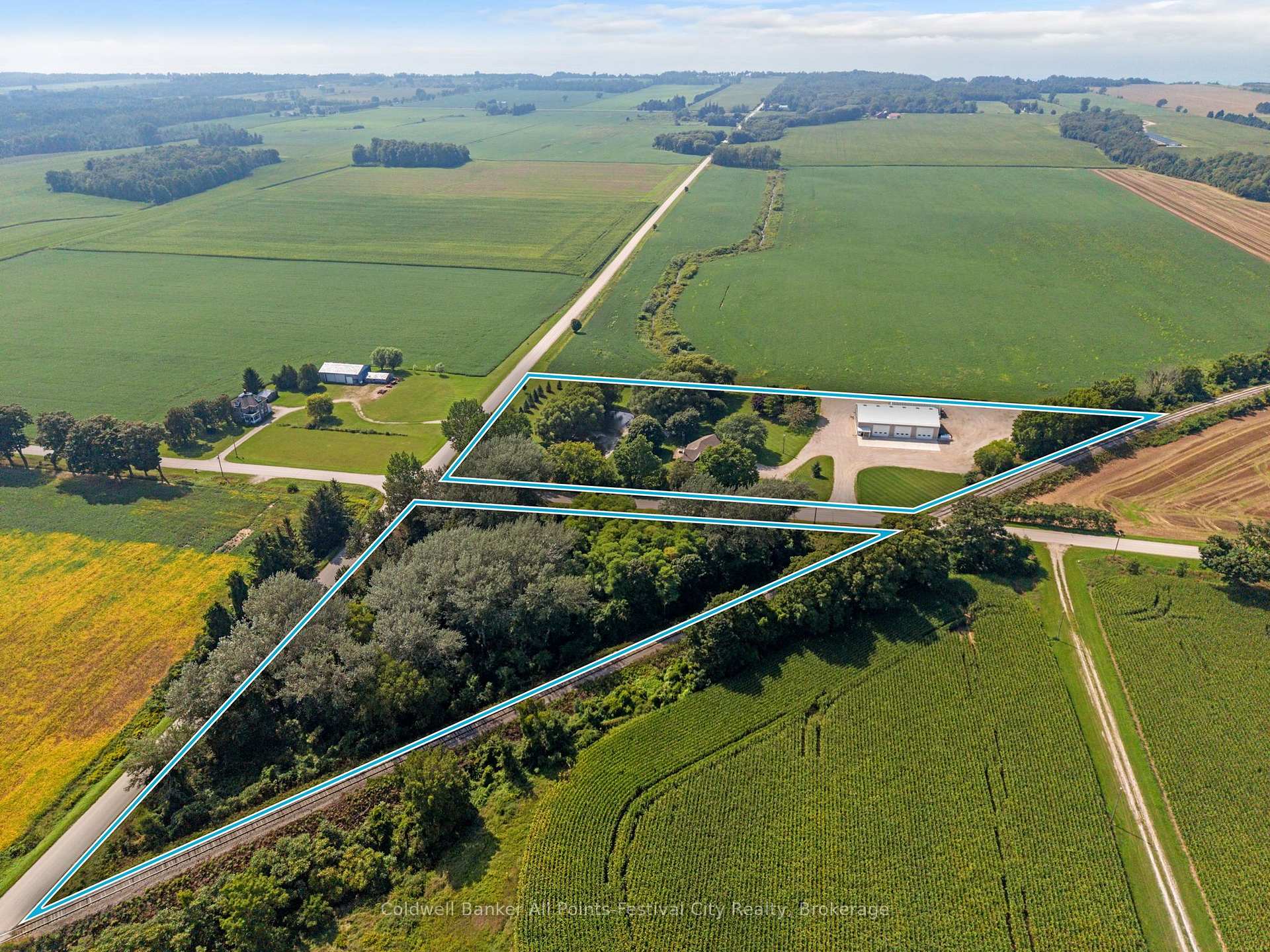 Photo 4 of 79617 Orchard Line, Central Huron, Goderich — HOMEH