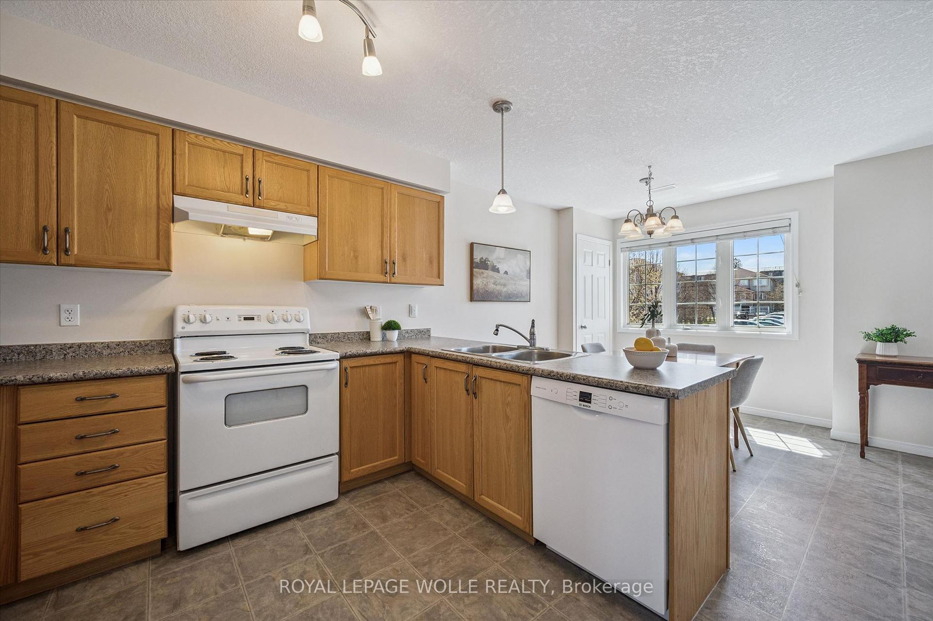 Photo 10 of Unit 16B, 50 Howe Drive, Kitchener, Forest Hill — HOMEH