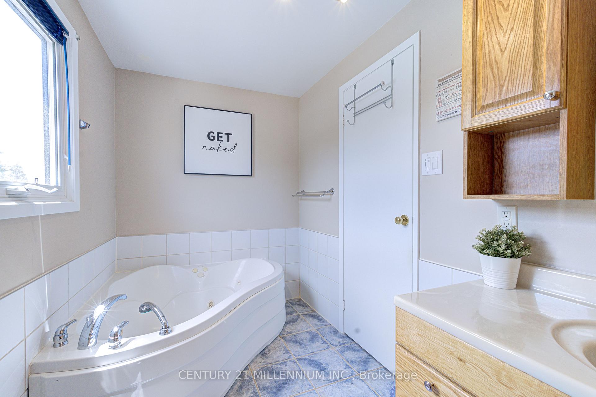 Photo 31 of 59 Lewis Crescent, Kitchener, Centreville Chicopee — HOMEH
