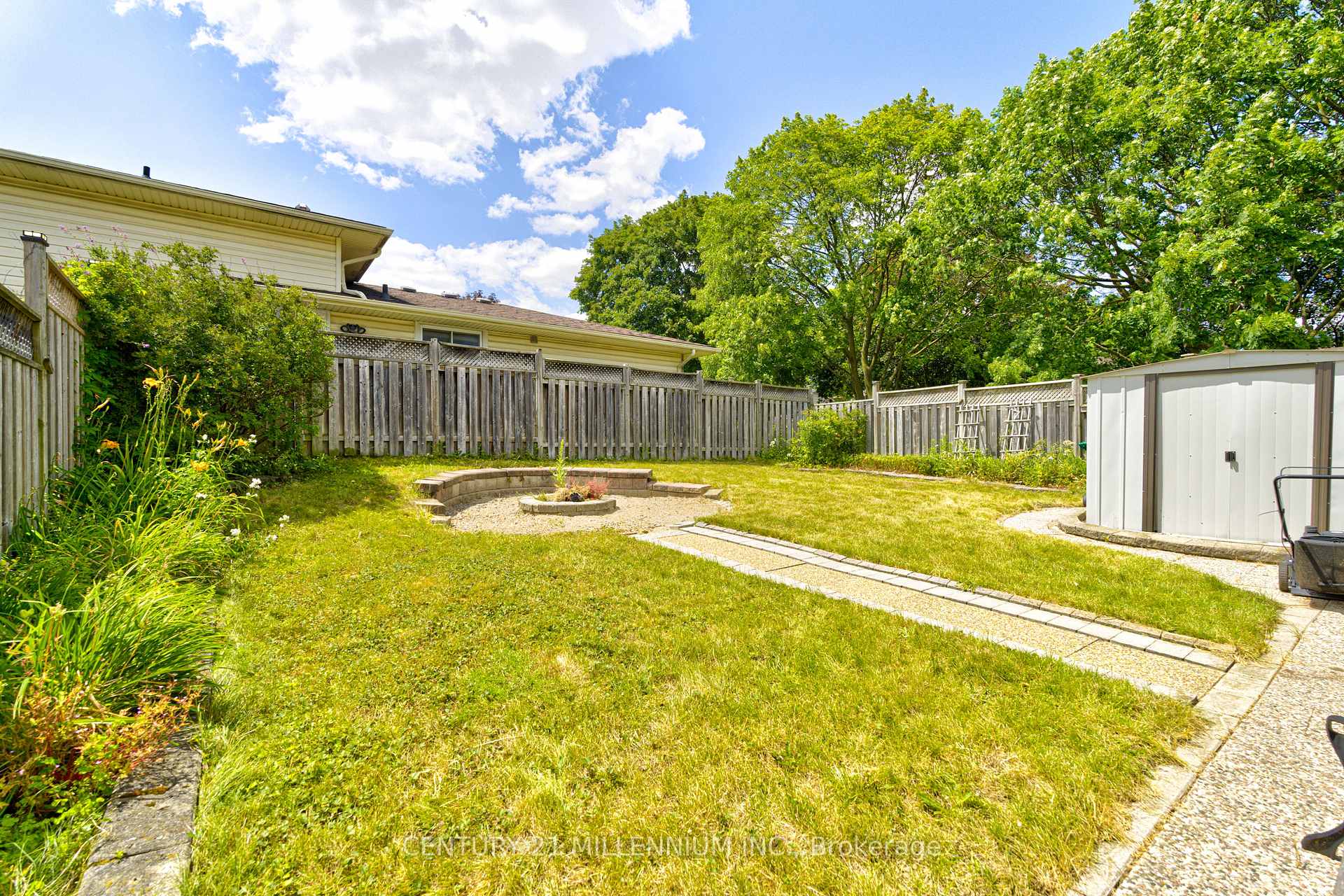 Photo 40 of 59 Lewis Crescent, Kitchener, Centreville Chicopee — HOMEH