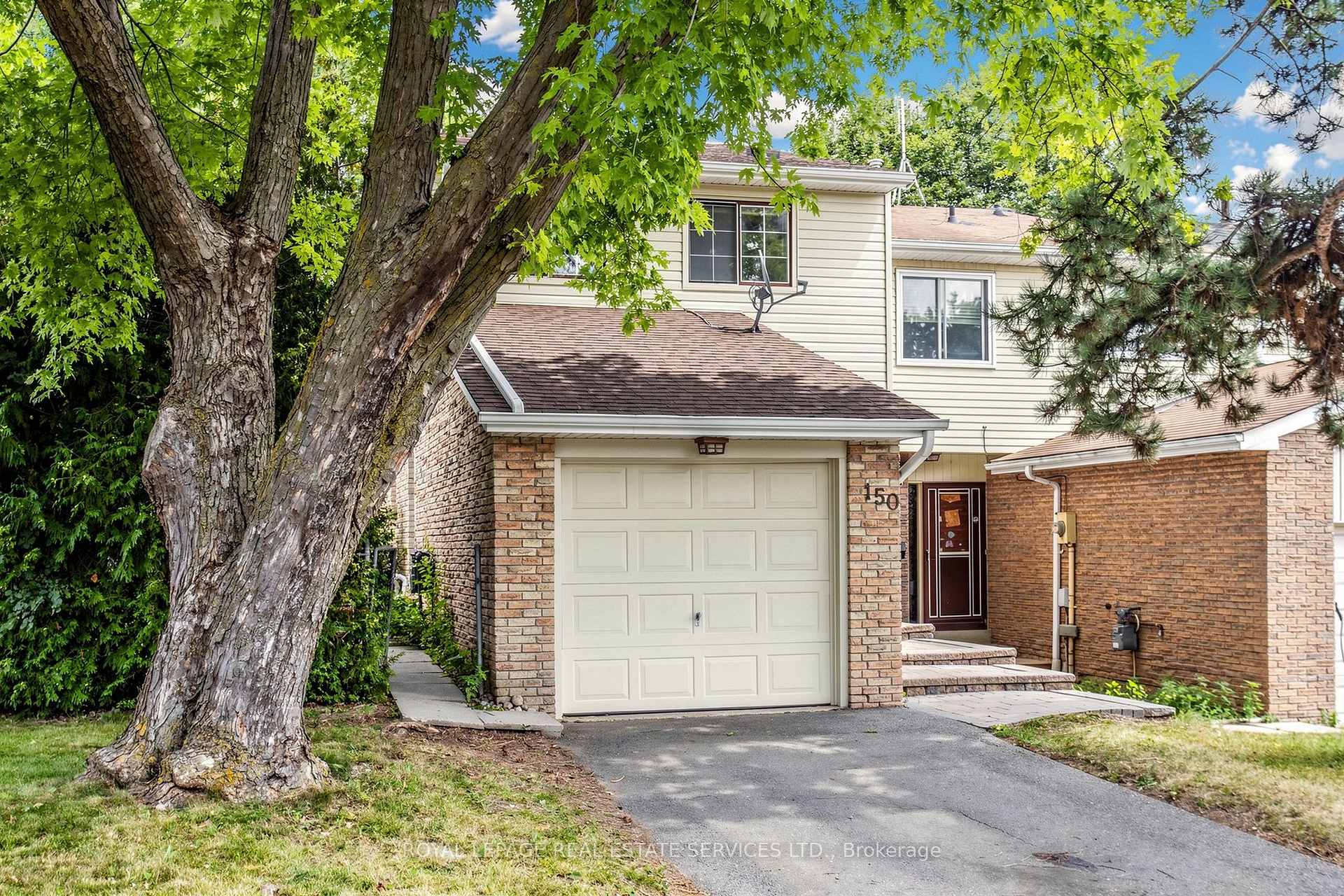 Photo 3 of 150 Tamarack Drive, Markham, Aileen-Willowbrook — HOMEH