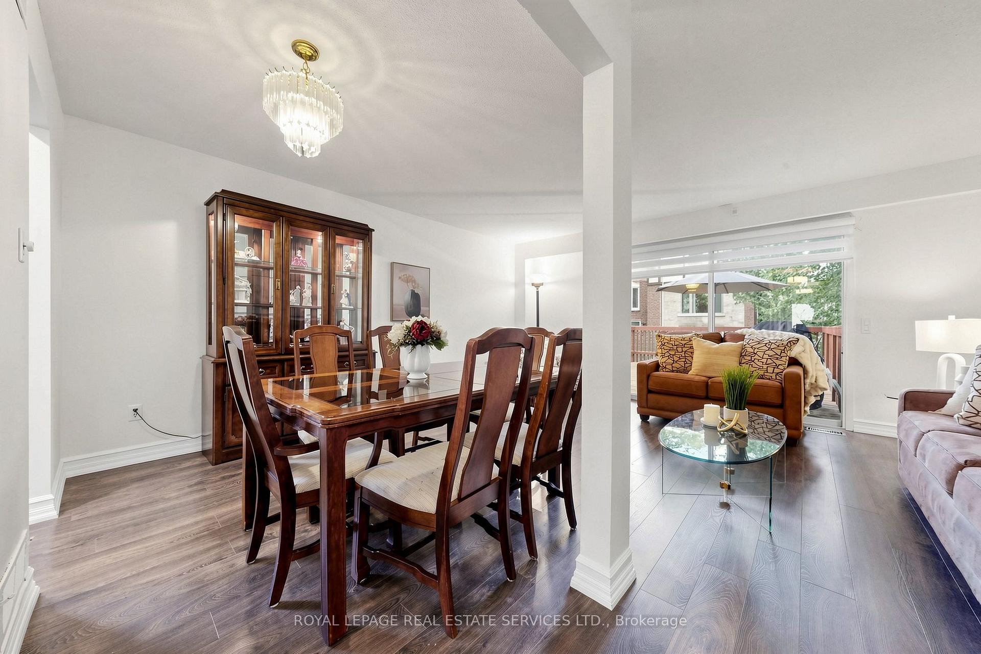Photo 8 of 150 Tamarack Drive, Markham, Aileen-Willowbrook — HOMEH