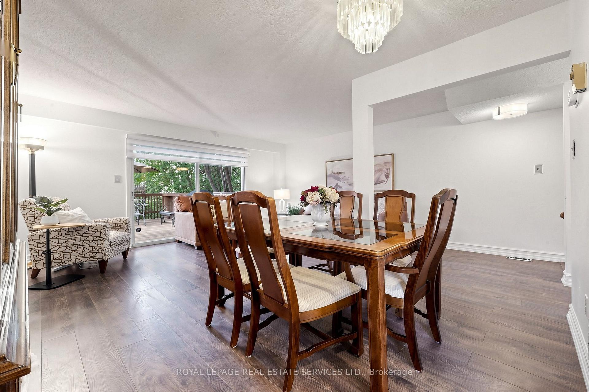 Photo 9 of 150 Tamarack Drive, Markham, Aileen-Willowbrook — HOMEH