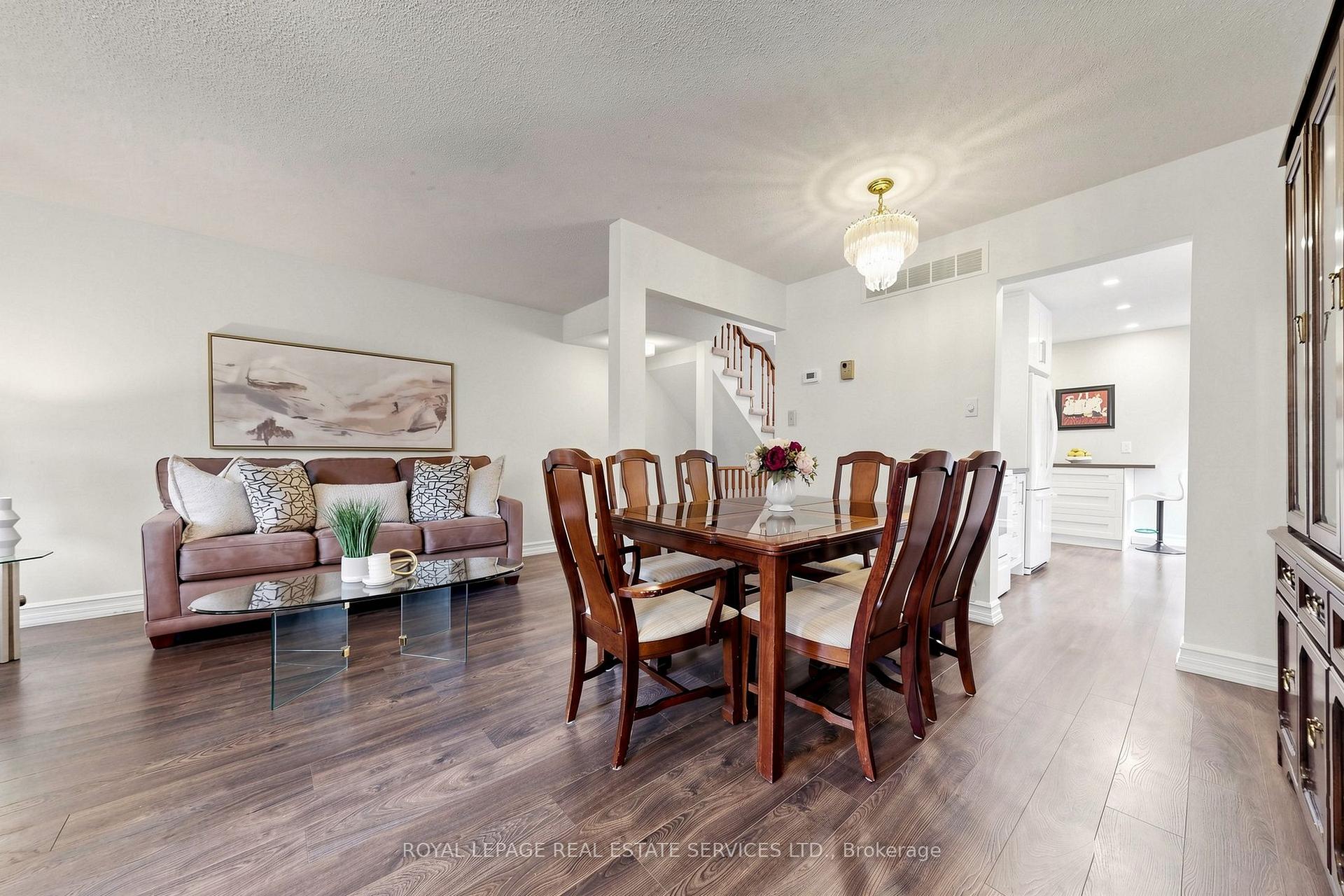 Photo 10 of 150 Tamarack Drive, Markham, Aileen-Willowbrook — HOMEH