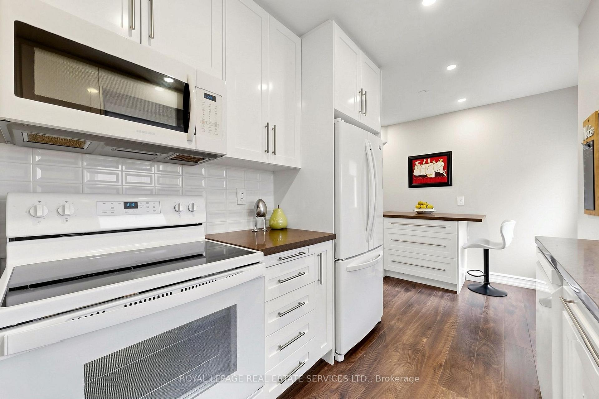Photo 11 of 150 Tamarack Drive, Markham, Aileen-Willowbrook — HOMEH
