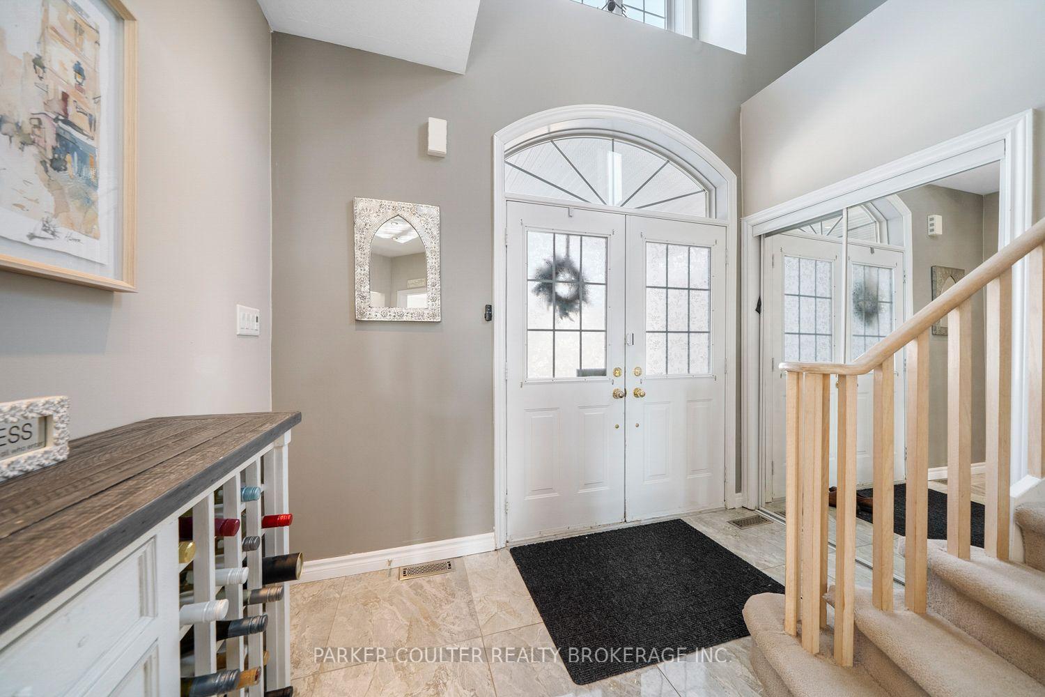 Photo 6 of 23 Sovereign's Gate, Barrie, Innis-Shore — HOMEH