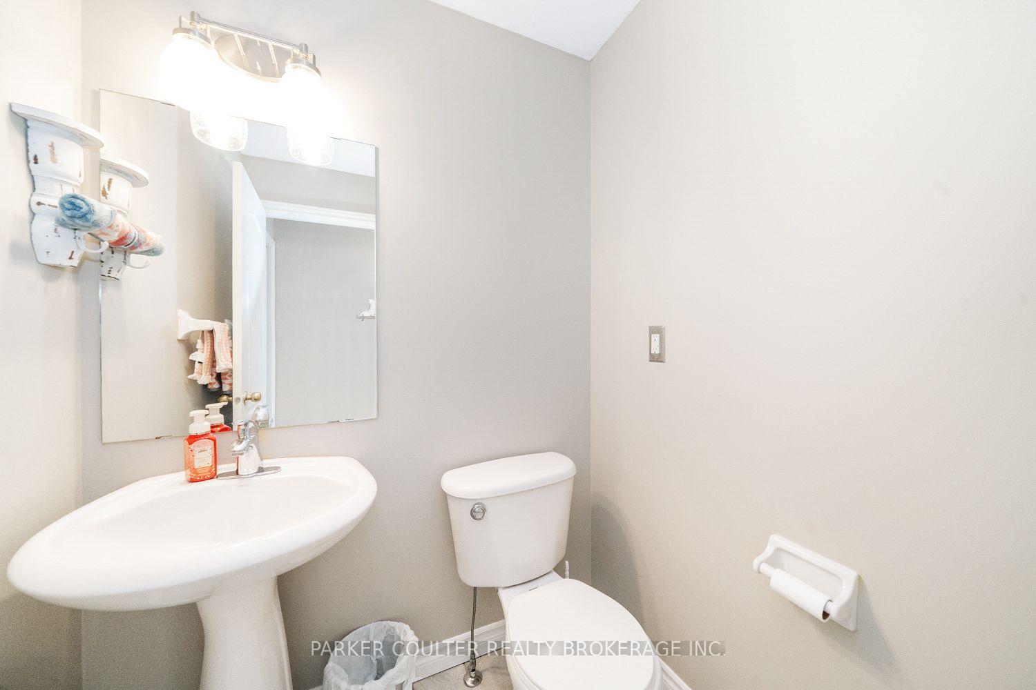 Photo 14 of 23 Sovereign's Gate, Barrie, Innis-Shore — HOMEH