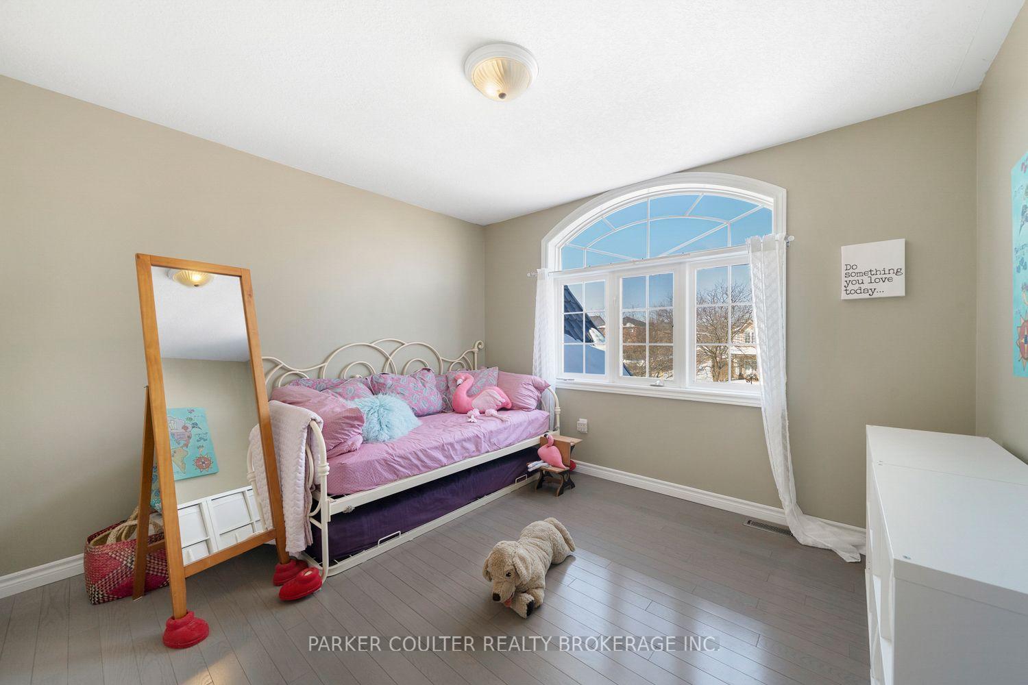 Photo 15 of 23 Sovereign's Gate, Barrie, Innis-Shore — HOMEH