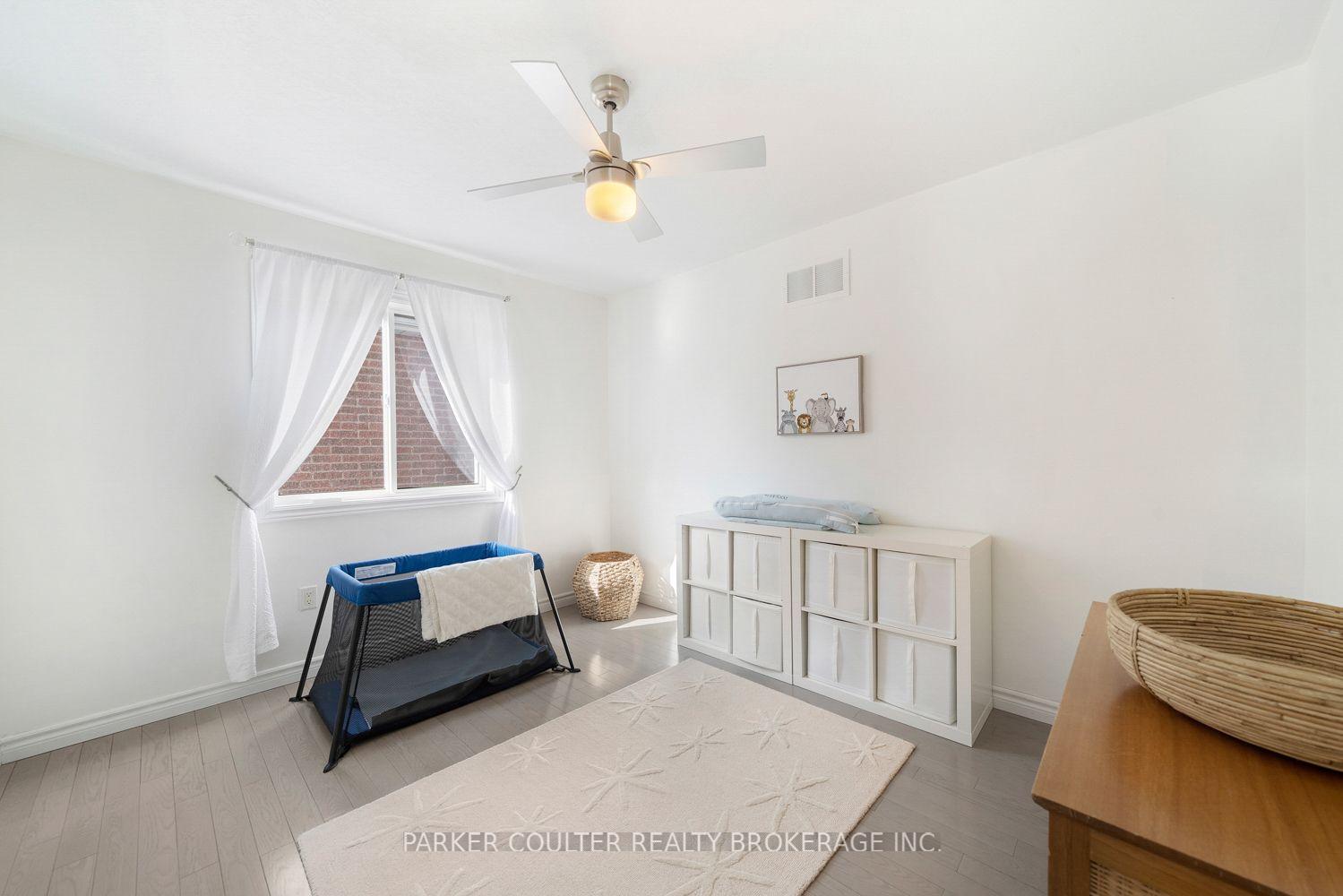 Photo 17 of 23 Sovereign's Gate, Barrie, Innis-Shore — HOMEH