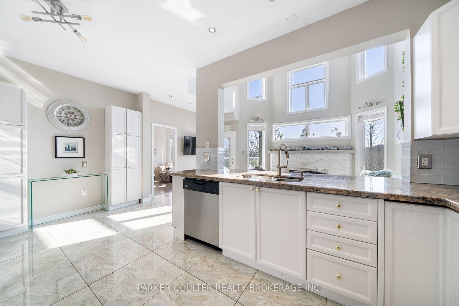 Photo 18 of 23 Sovereign's Gate, Barrie, Innis-Shore — HOMEH