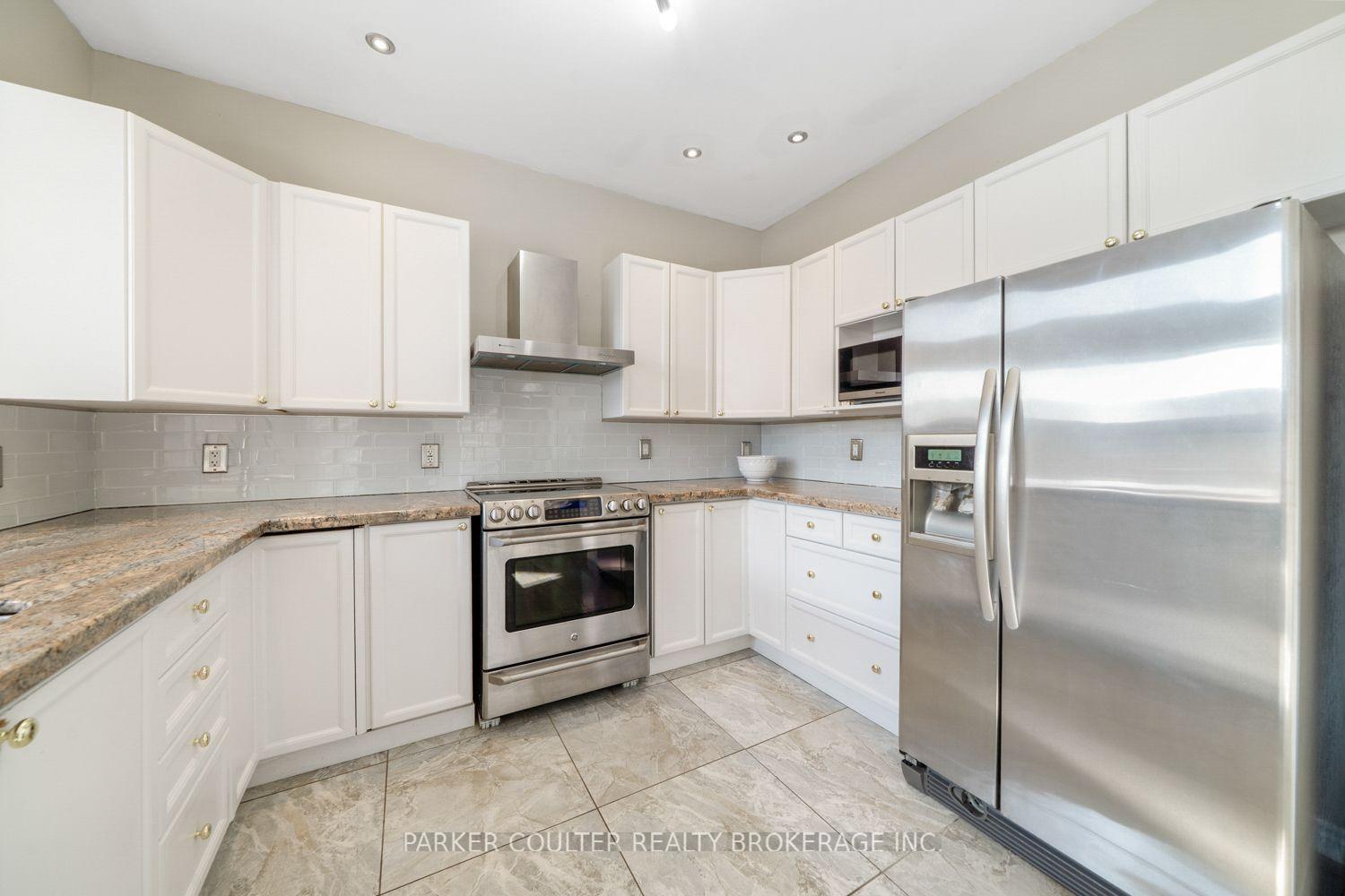 Photo 19 of 23 Sovereign's Gate, Barrie, Innis-Shore — HOMEH