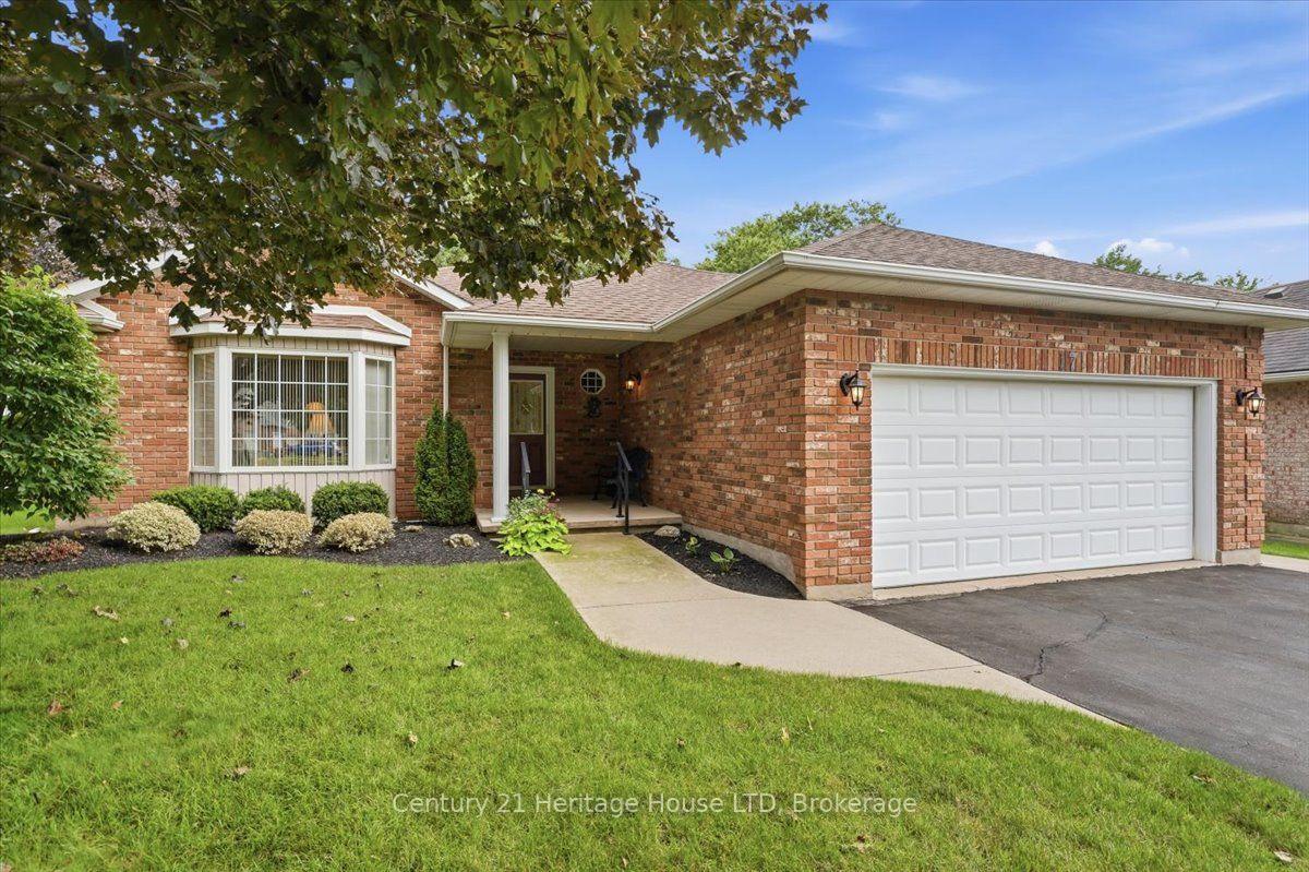 Photo 1 of 17 Oakridge Boulevard, Pelham, Fonthill — HOMEH